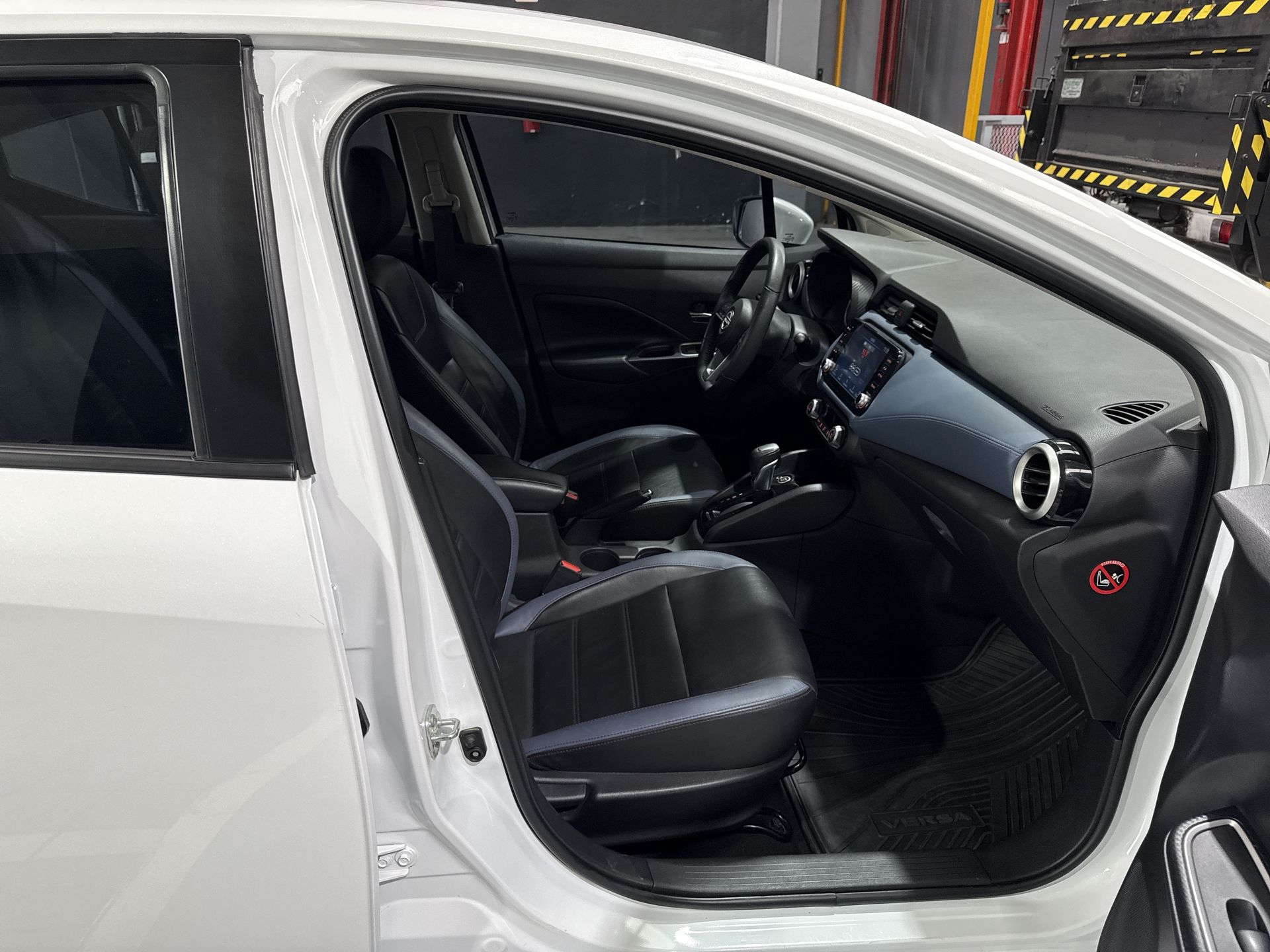 2023 Nissan VERSA EXCLUSIVE CVT 23