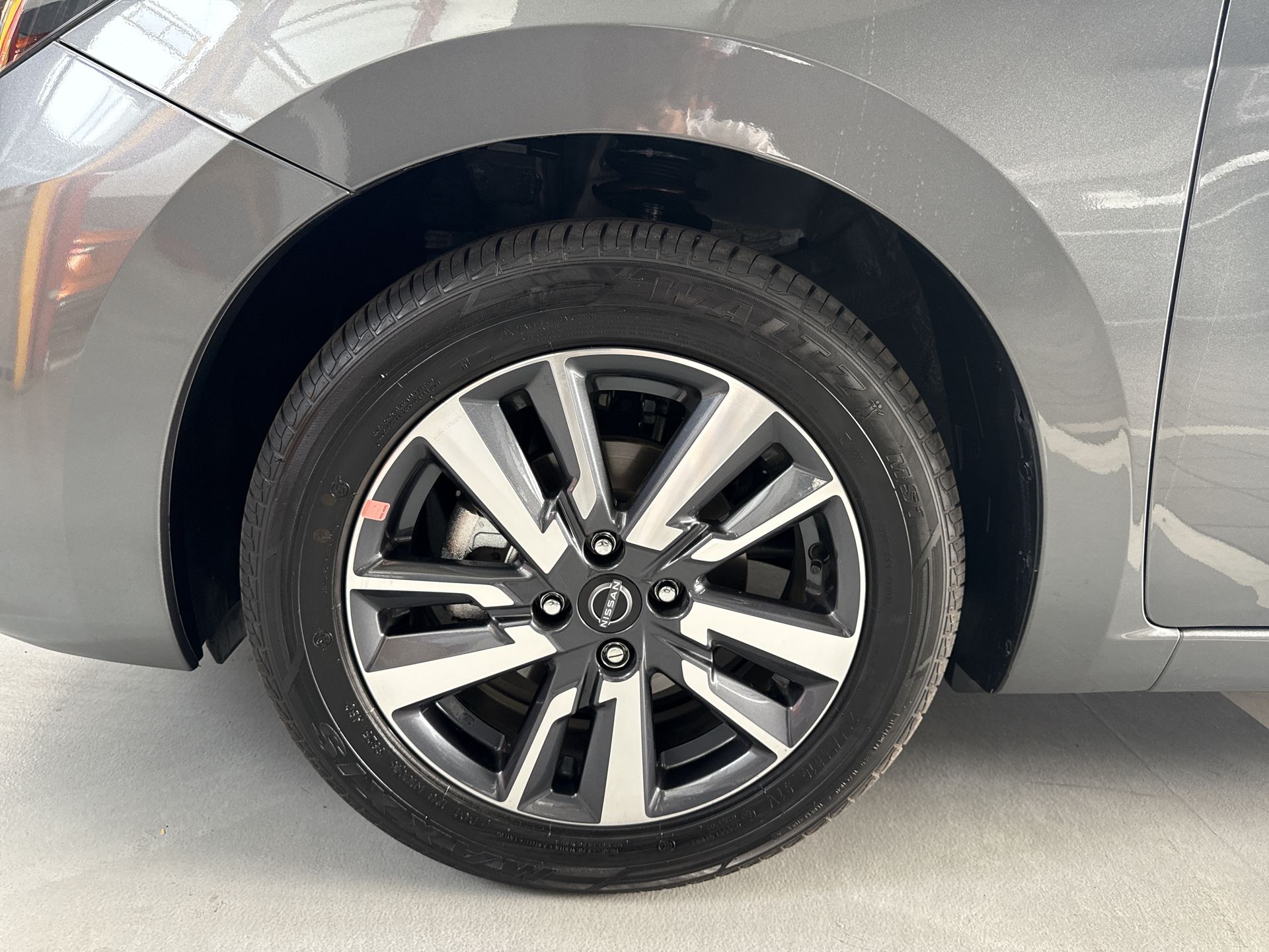 2025 Nissan VERSA ADVANCE CVT 25