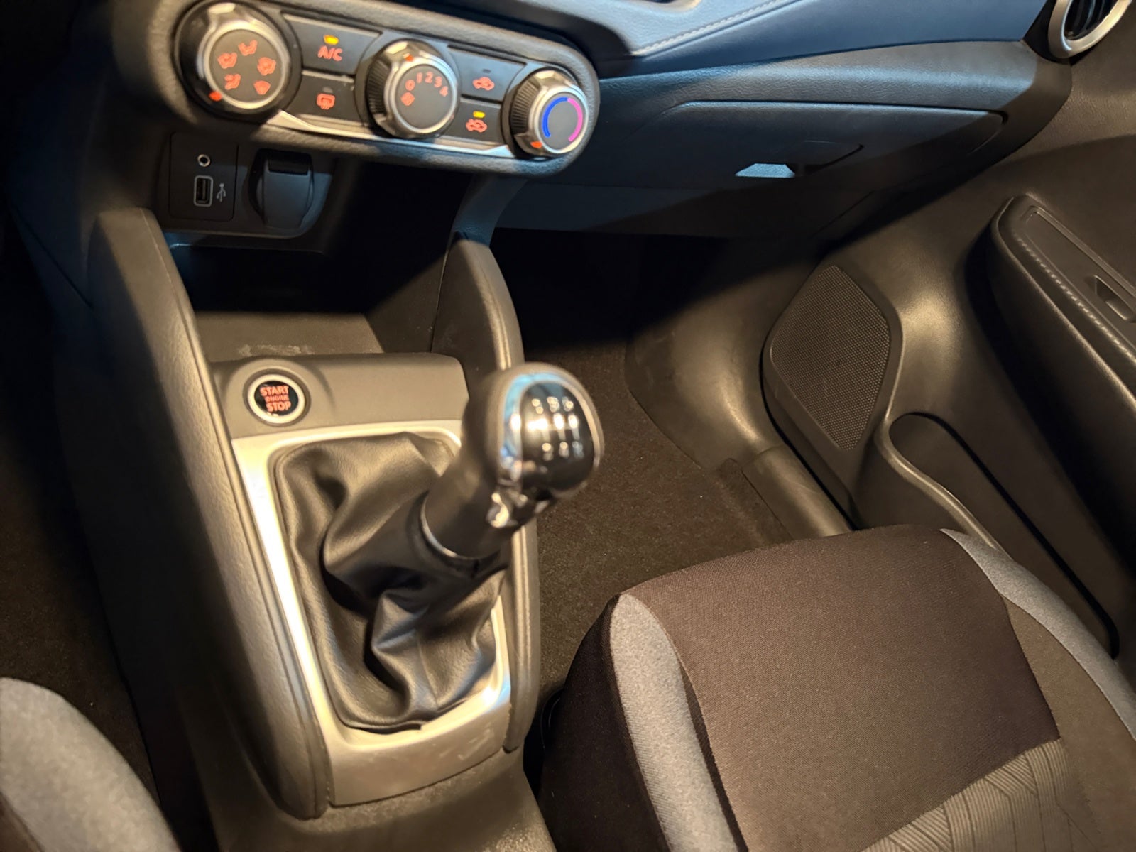 2025 Nissan VERSA ADVANCE MT 25