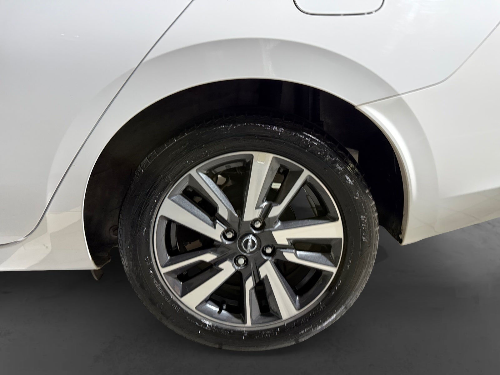 2025 Nissan VERSA ADVANCE MT 25