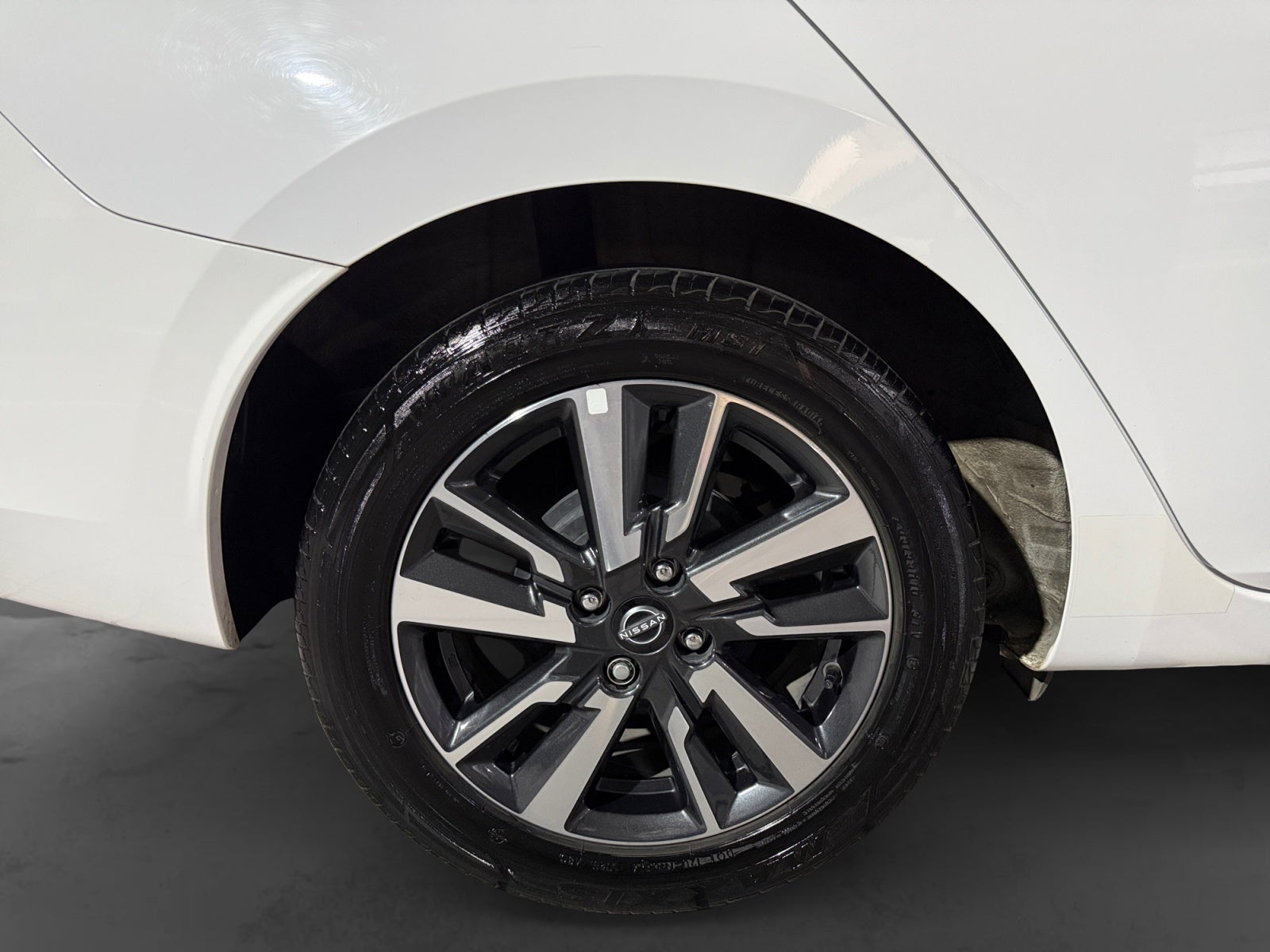 2025 Nissan VERSA ADVANCE MT 25