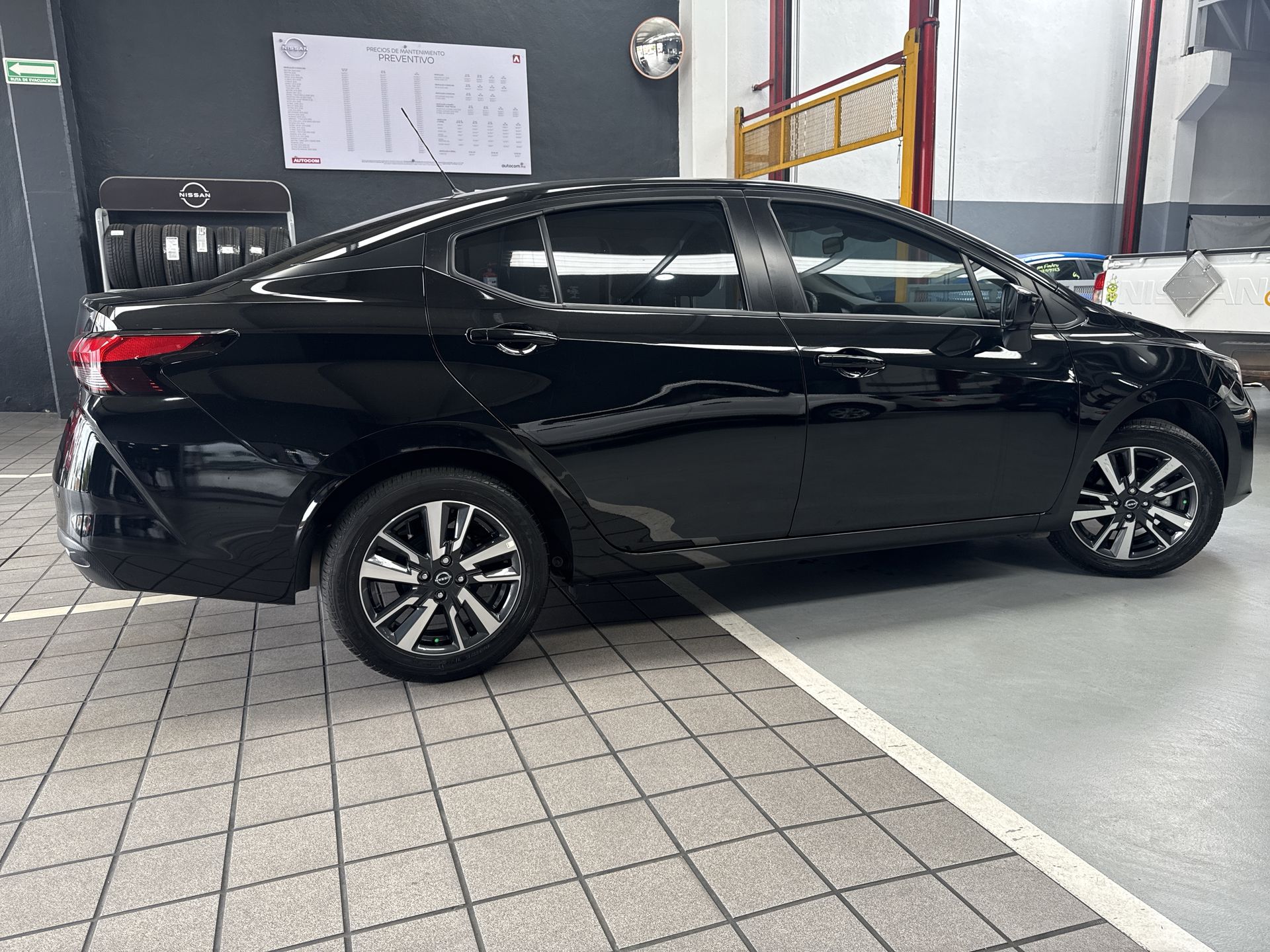 2025 Nissan VERSA ADVANCE MT 25