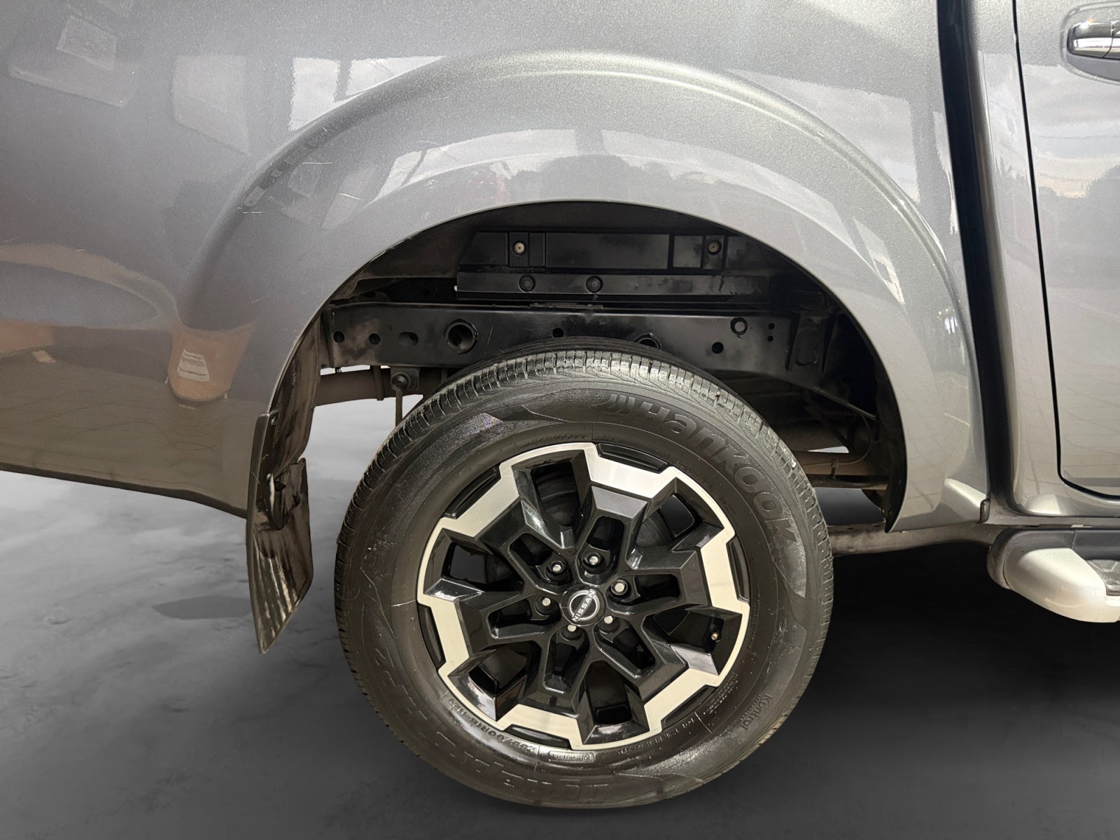 2023 Nissan FRONTIER PLATINUM LE TA 23