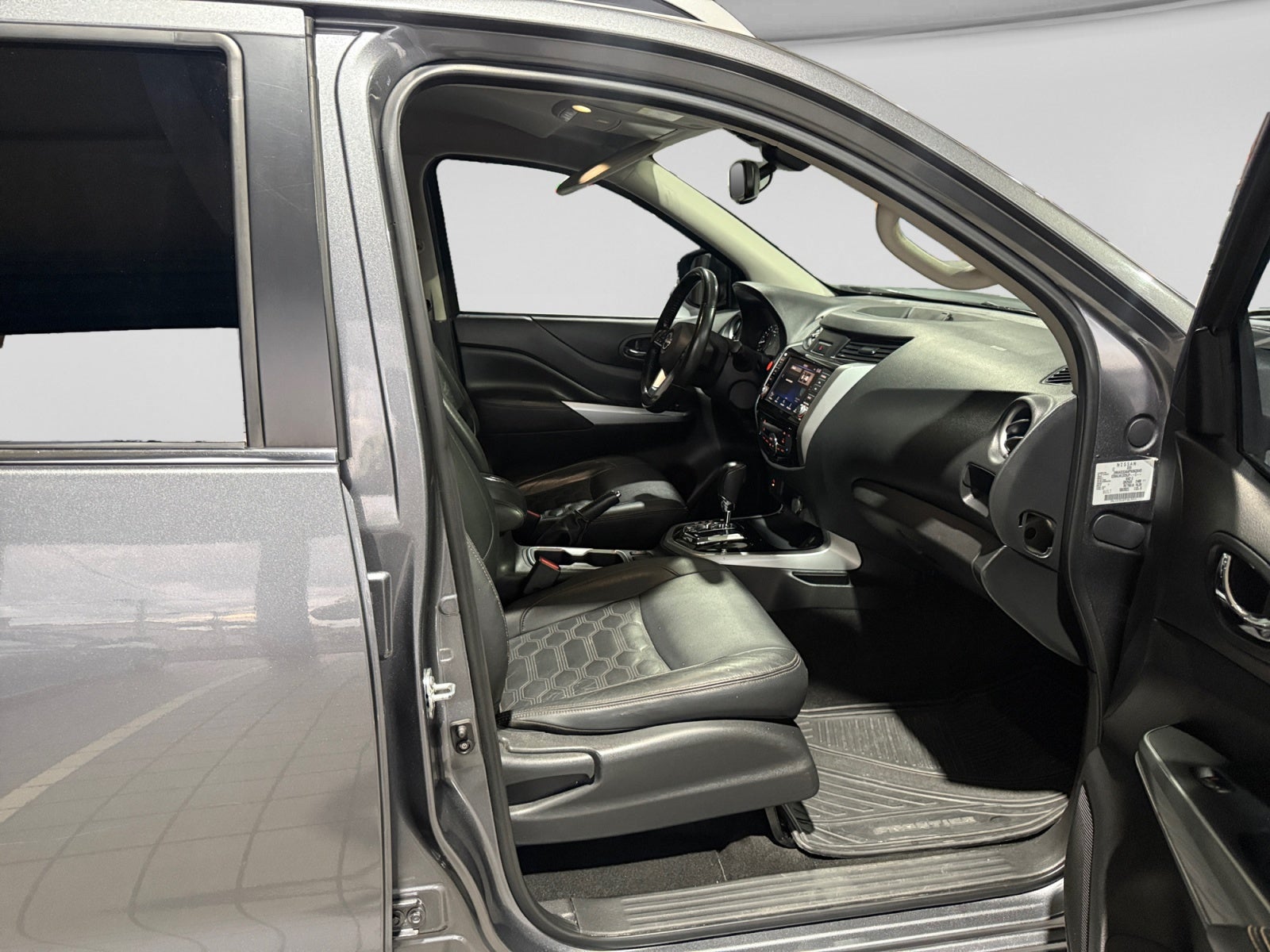 2023 Nissan FRONTIER PLATINUM LE TA 23