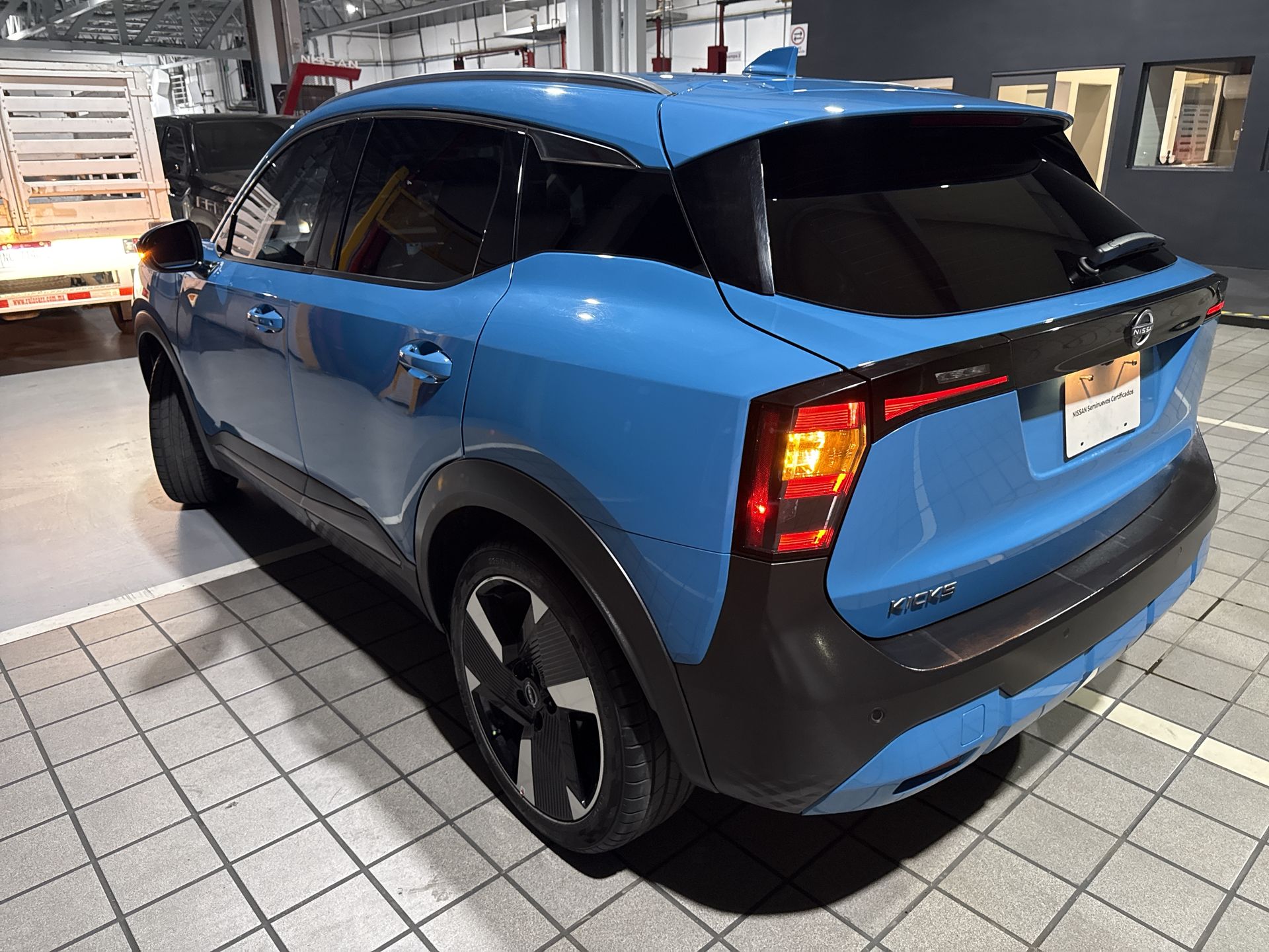 2025 Nissan KICKS PLATINUM CVT