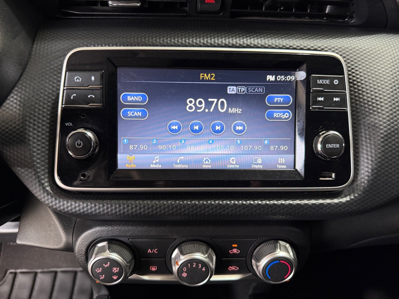 2024 Nissan KICKS PLAY ADVANCE 1.6 LTS MT 24