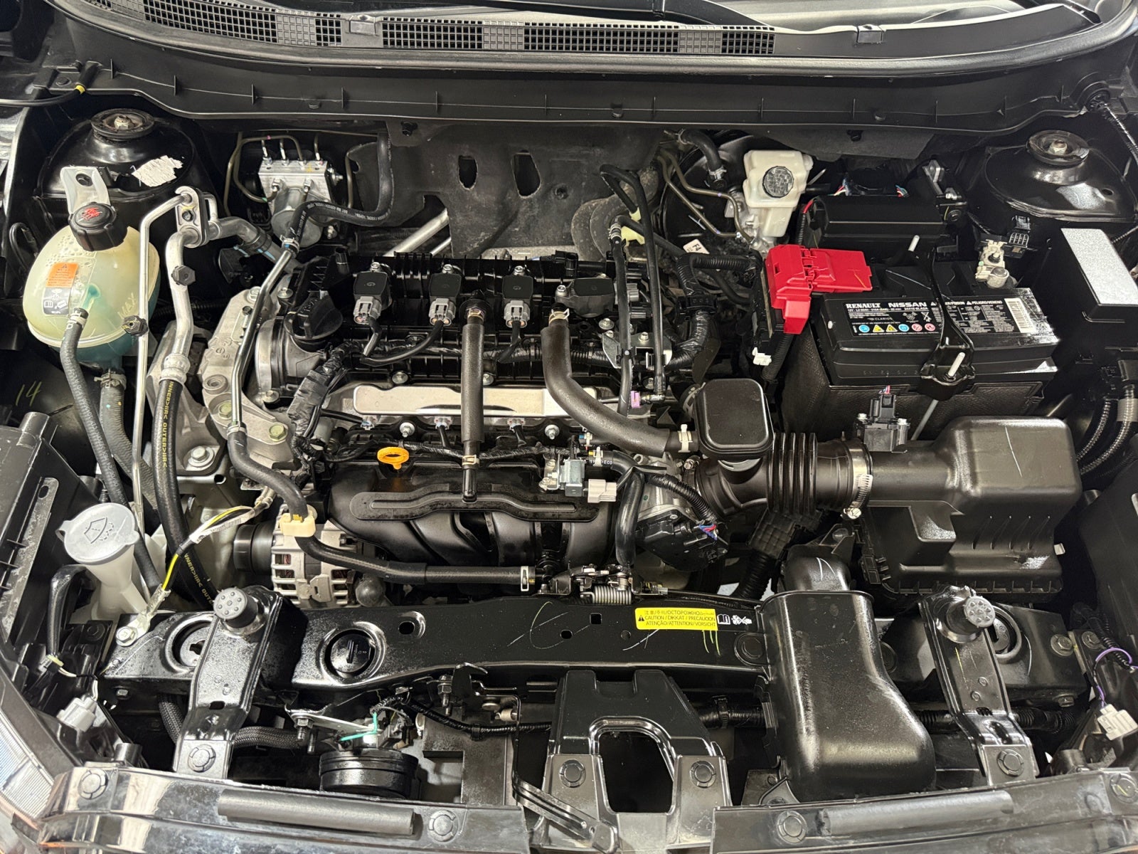 2024 Nissan KICKS PLAY ADVANCE 1.6 LTS MT 24