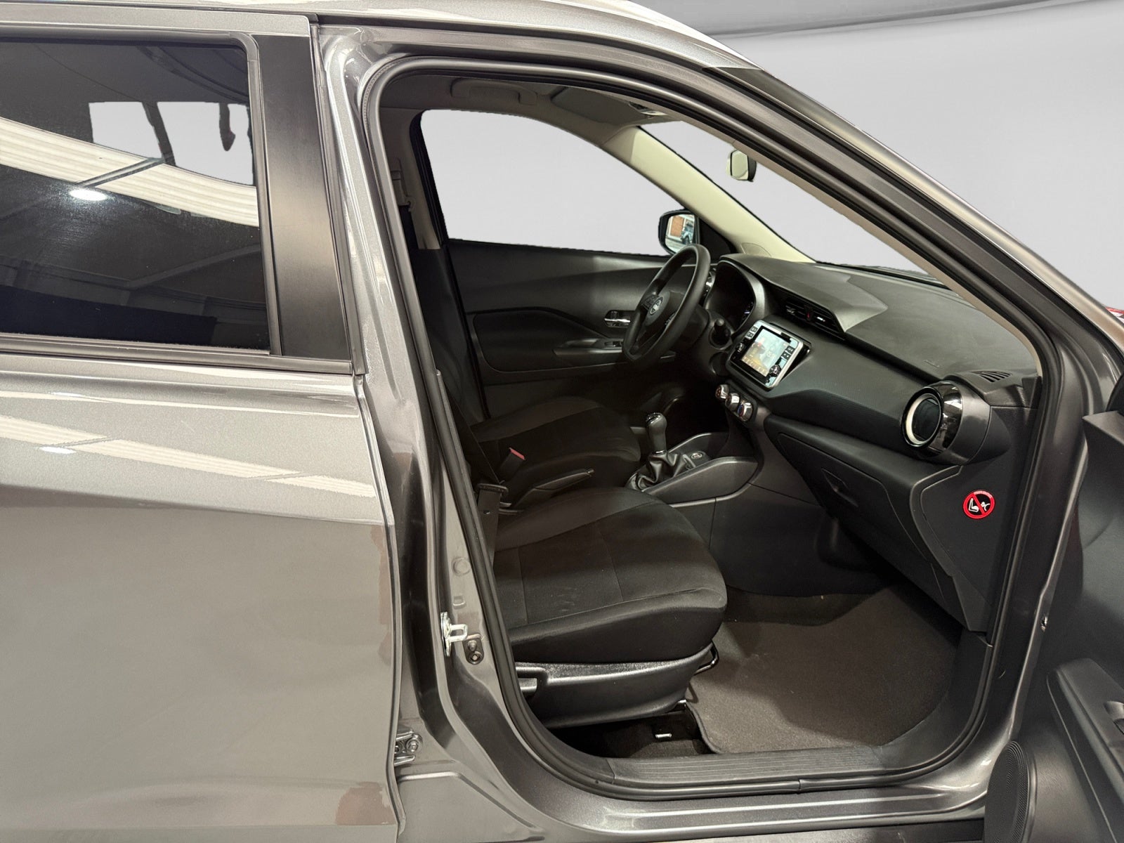 2024 Nissan KICKS PLAY ADVANCE 1.6 LTS MT 24