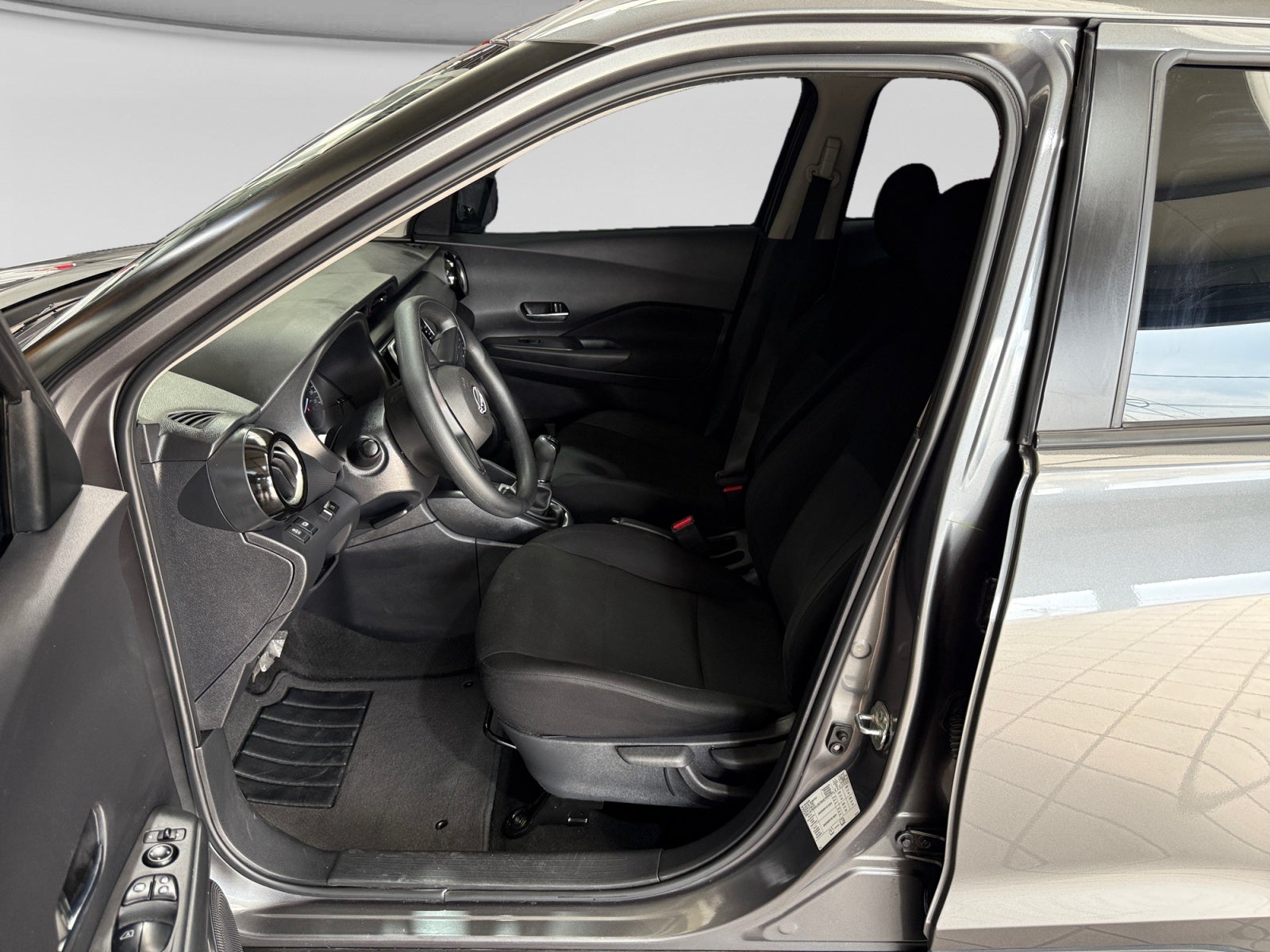2024 Nissan KICKS PLAY ADVANCE 1.6 LTS MT 24