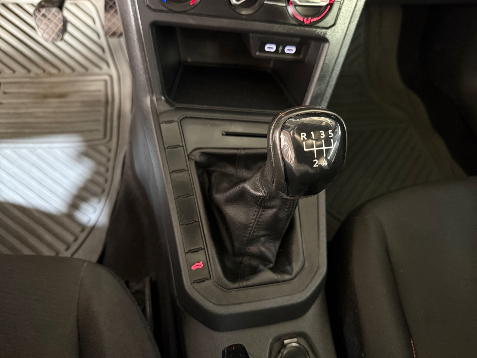 2024 Volkswagen POLO TRACK