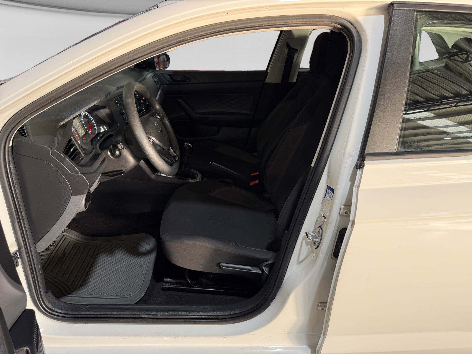 2024 Volkswagen POLO TRACK