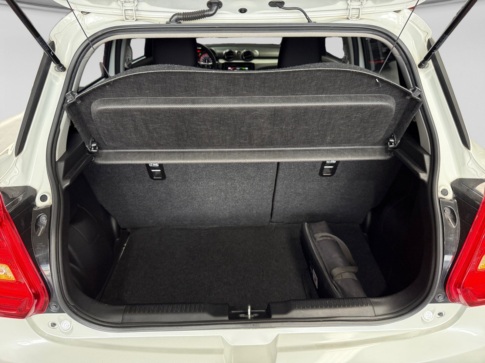 2019 SUZUKI SWIFT GLX TA