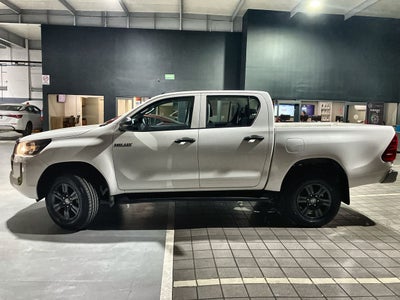 2021 Toyota HILUX D-CAB SR