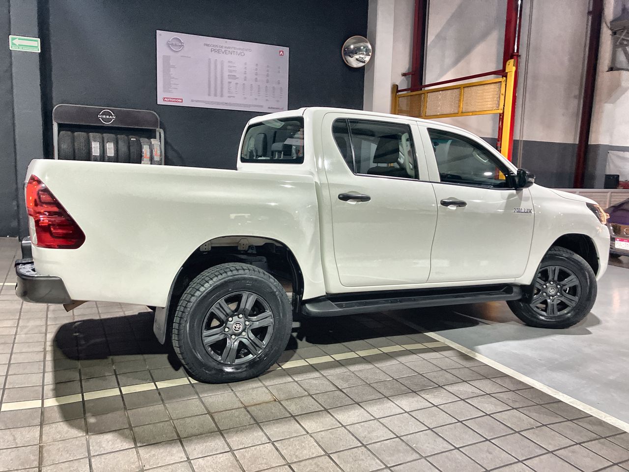2021 Toyota HILUX D-CAB SR