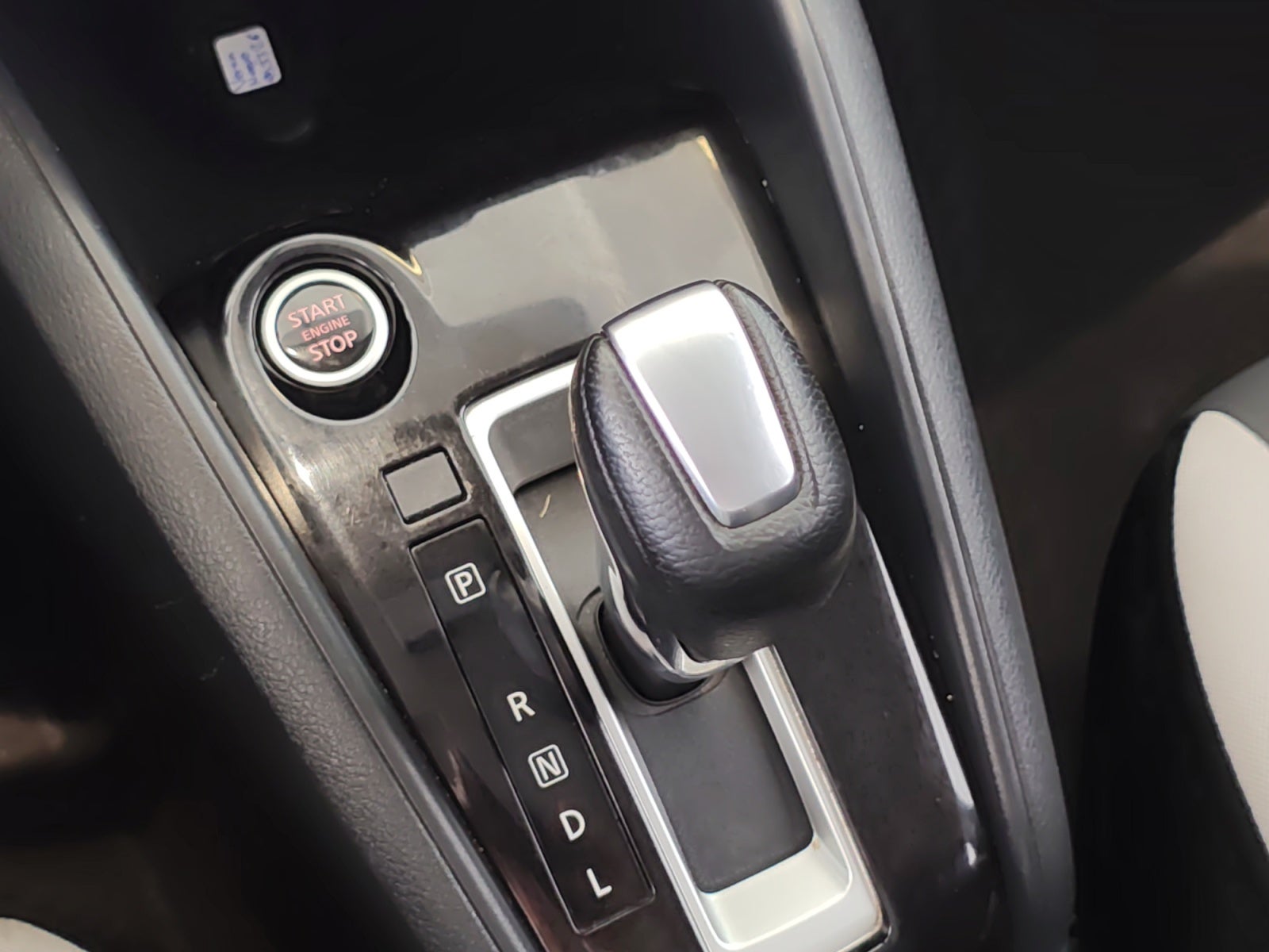 2021 Nissan VERSA ADVANCE CVT 21