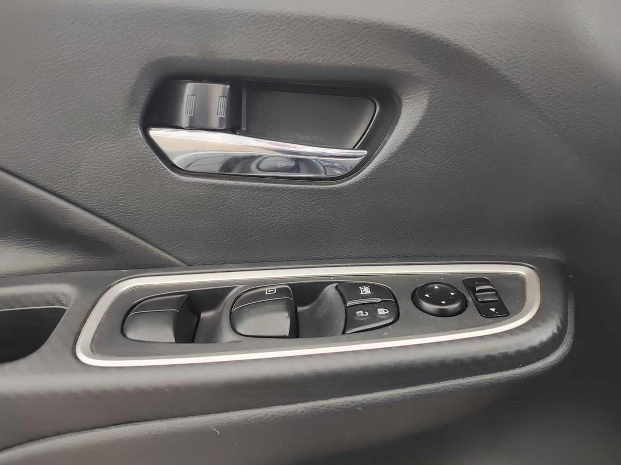 2020 Nissan VERSA PLATINUM CVT