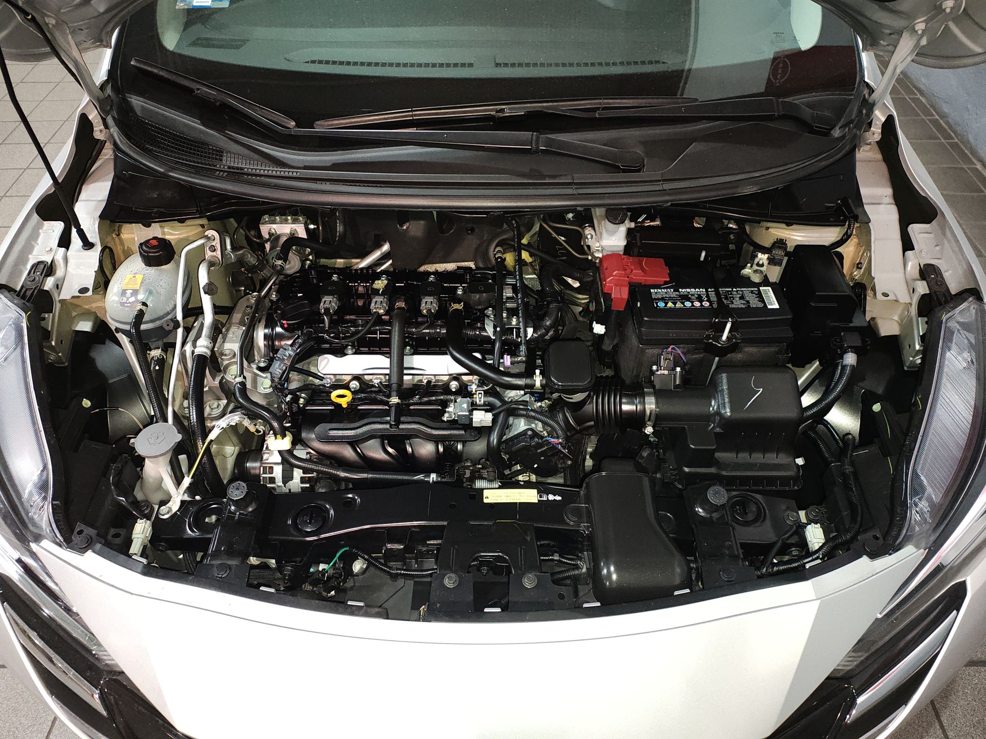 2023 Nissan VERSA ADVANCE MT 23