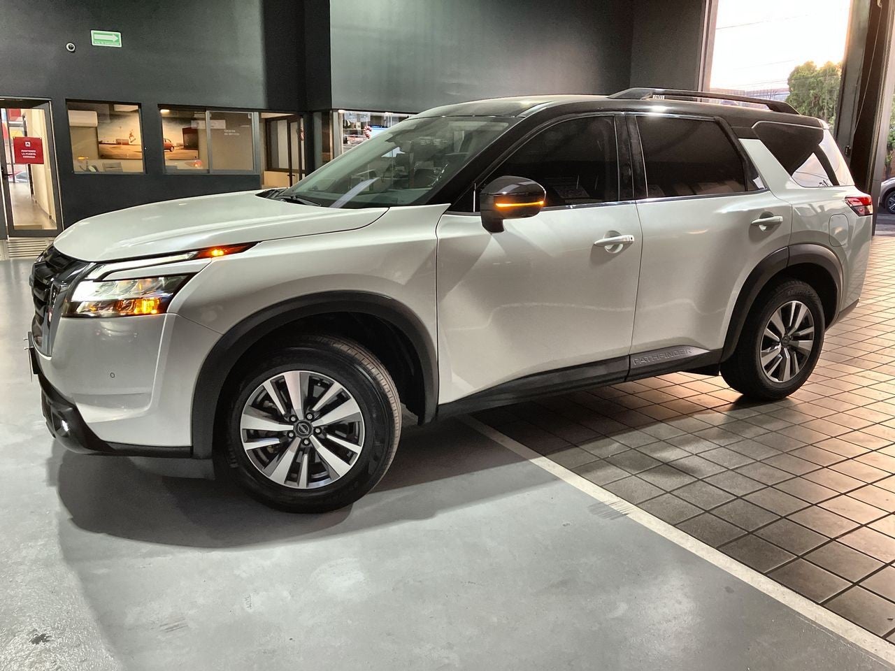 2023 Nissan PATHFINDER ADVANCE 2WD 23