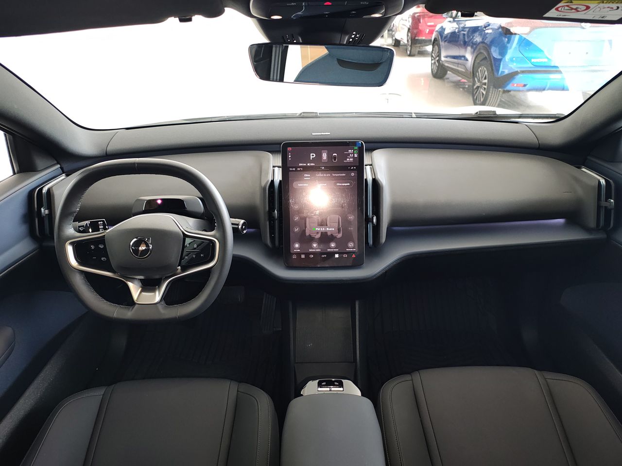 2024 Volvo EX30 PLUS