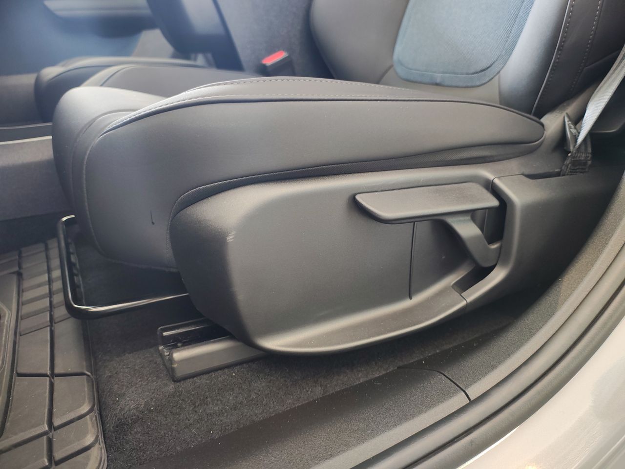 2024 Volvo EX30 PLUS