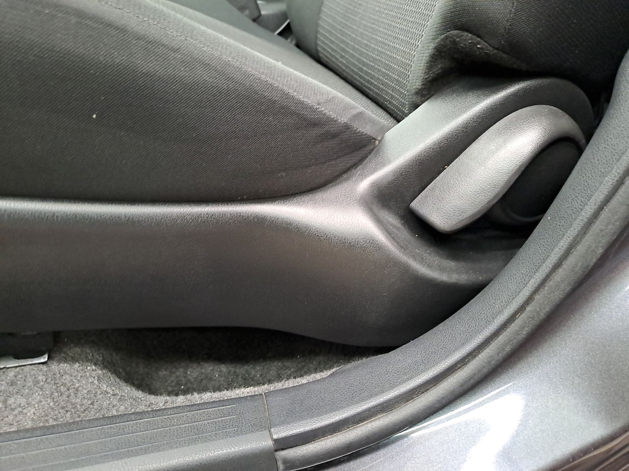 2020 Nissan VERSA MT AC 1.6L