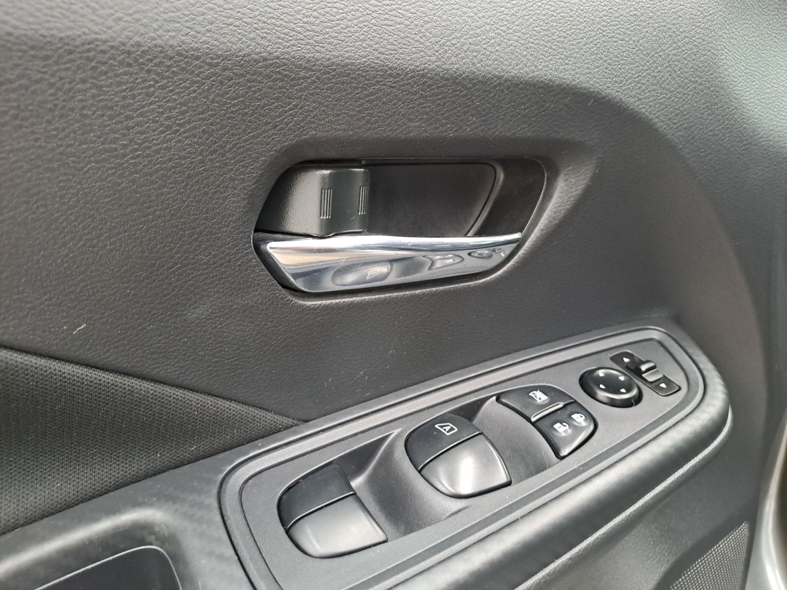 2024 Nissan VERSA ADVANCE MT 24