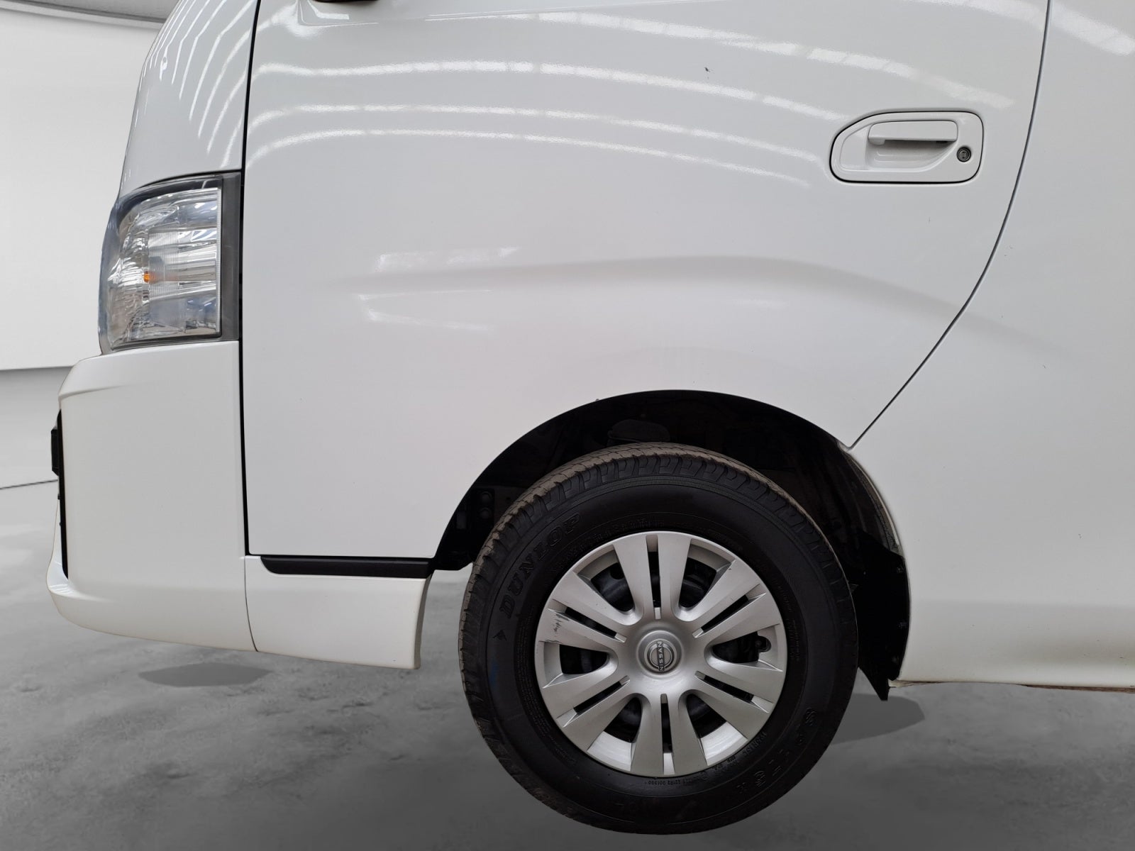 2024 Nissan NV350 URVAN 14 PASAJEROS AMPLIA AA 24