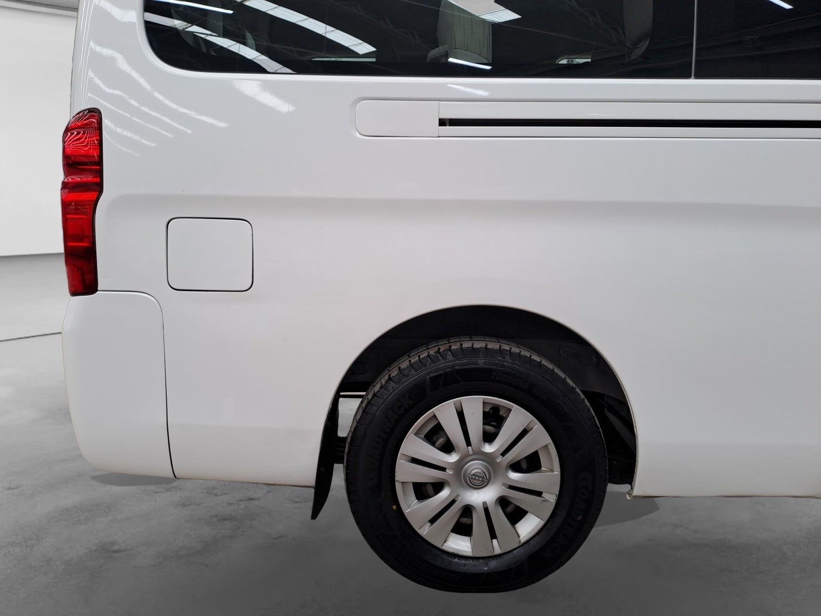 2024 Nissan URVAN 14 PASAJEROS AMPLIA AA 24