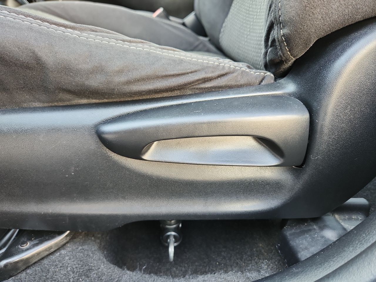 2017 Toyota YARIS SEDAN CORE CVT