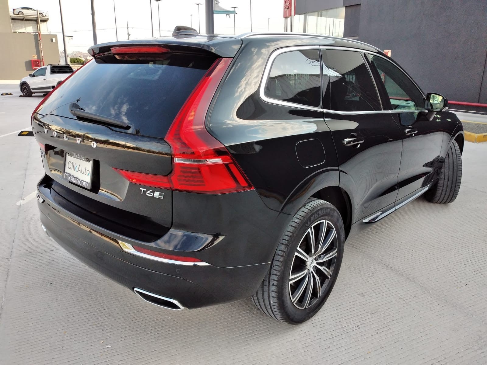 2019 Volvo XC60 INSCRIPTION T6 AWD