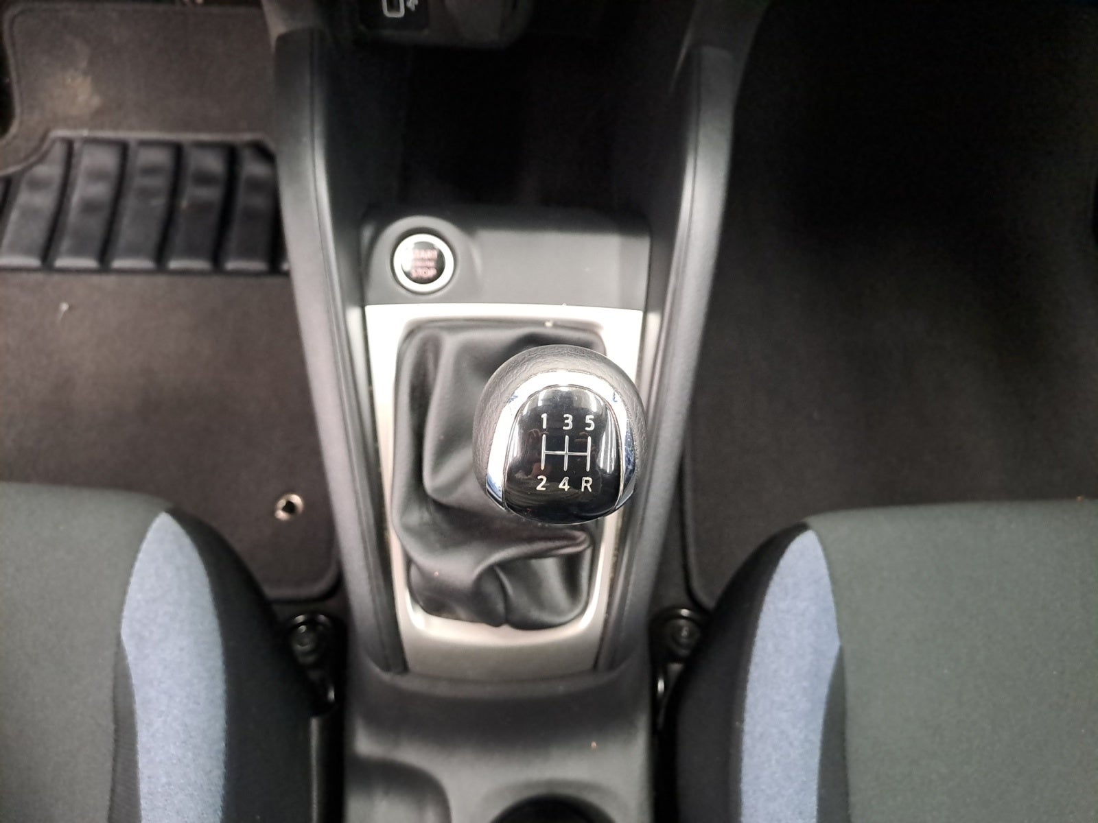 2024 Nissan VERSA ADVANCE MT 24