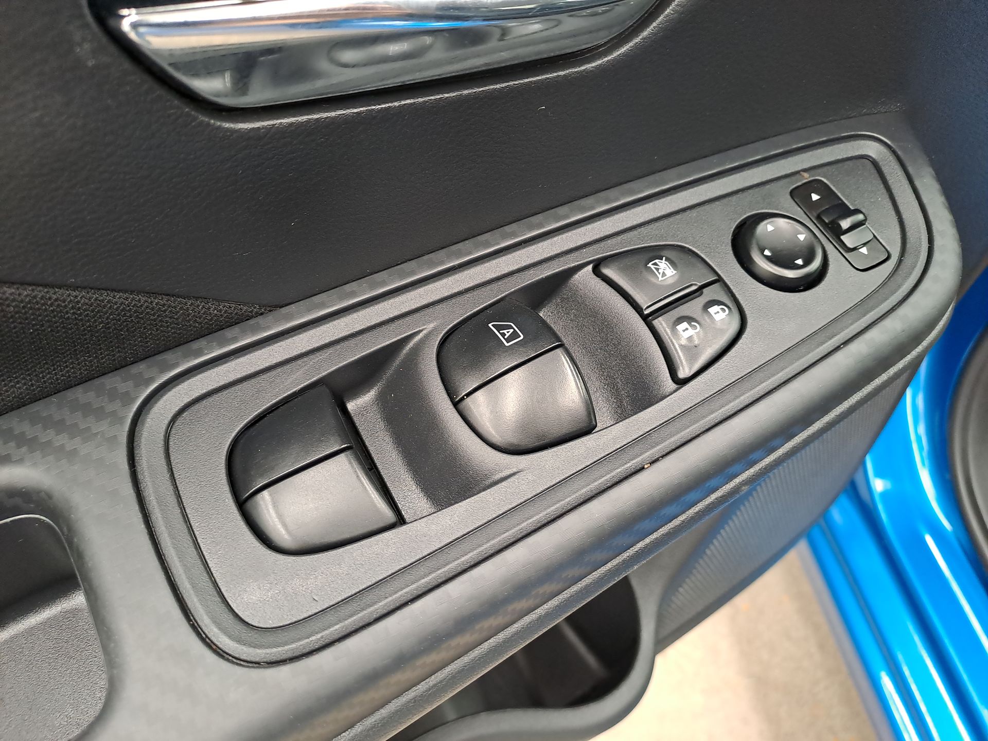 2024 Nissan VERSA ADVANCE CVT 24