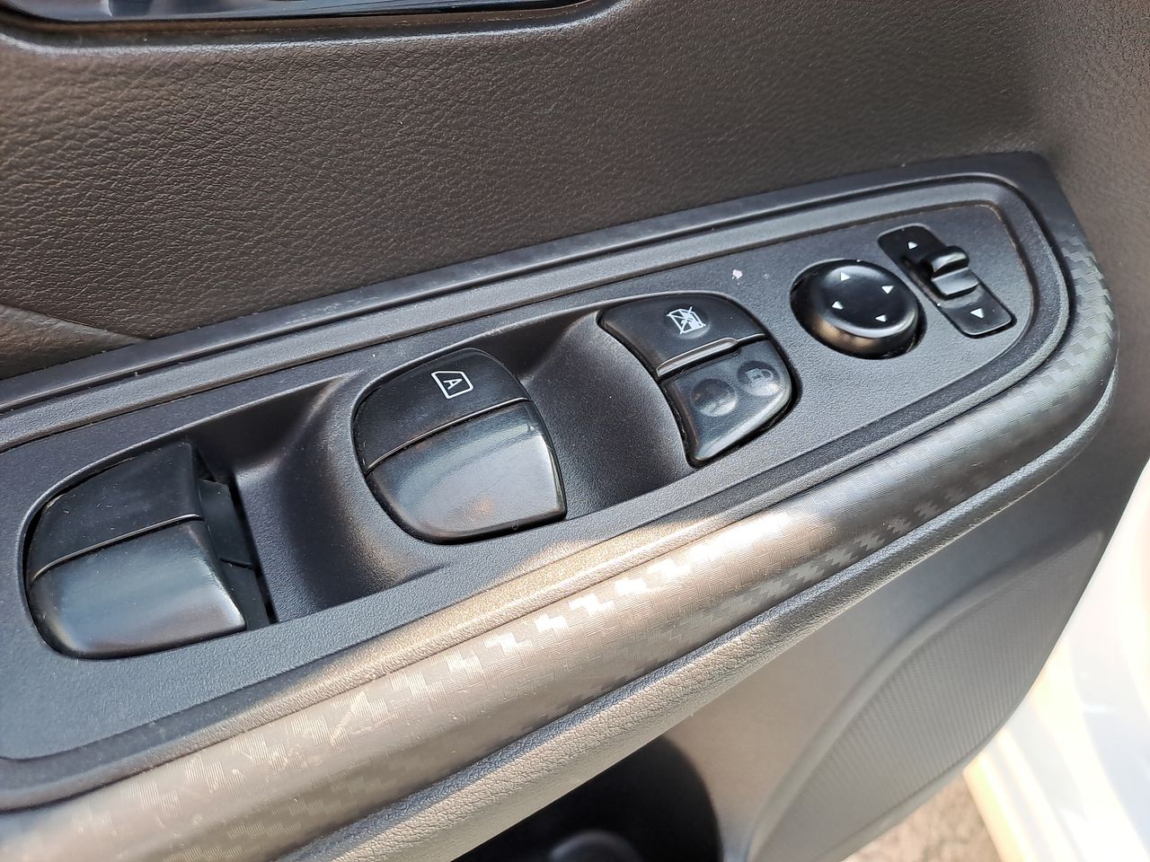 2020 Nissan VERSA ADVANCE CVT