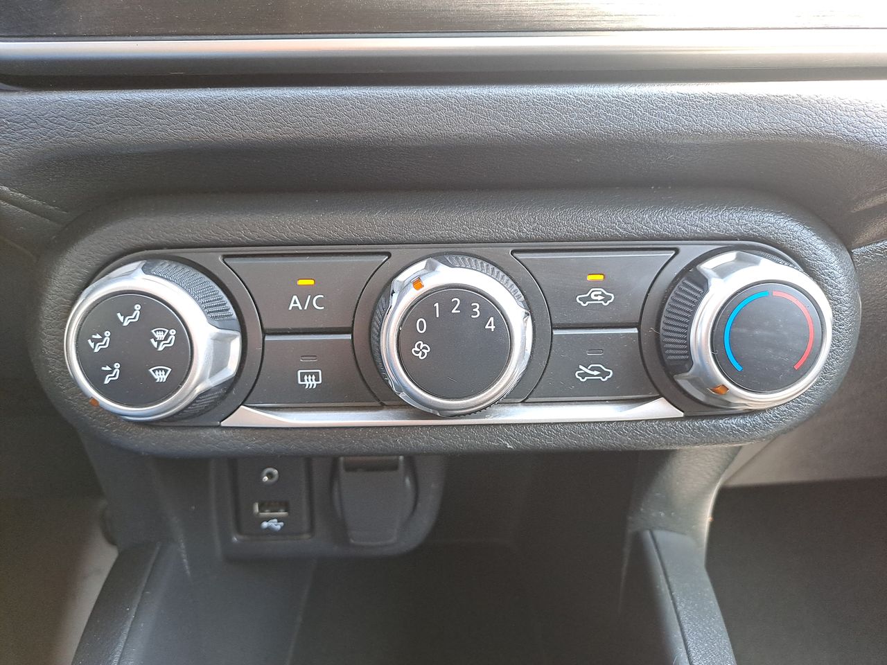 2021 Nissan VERSA SENSE MT 21