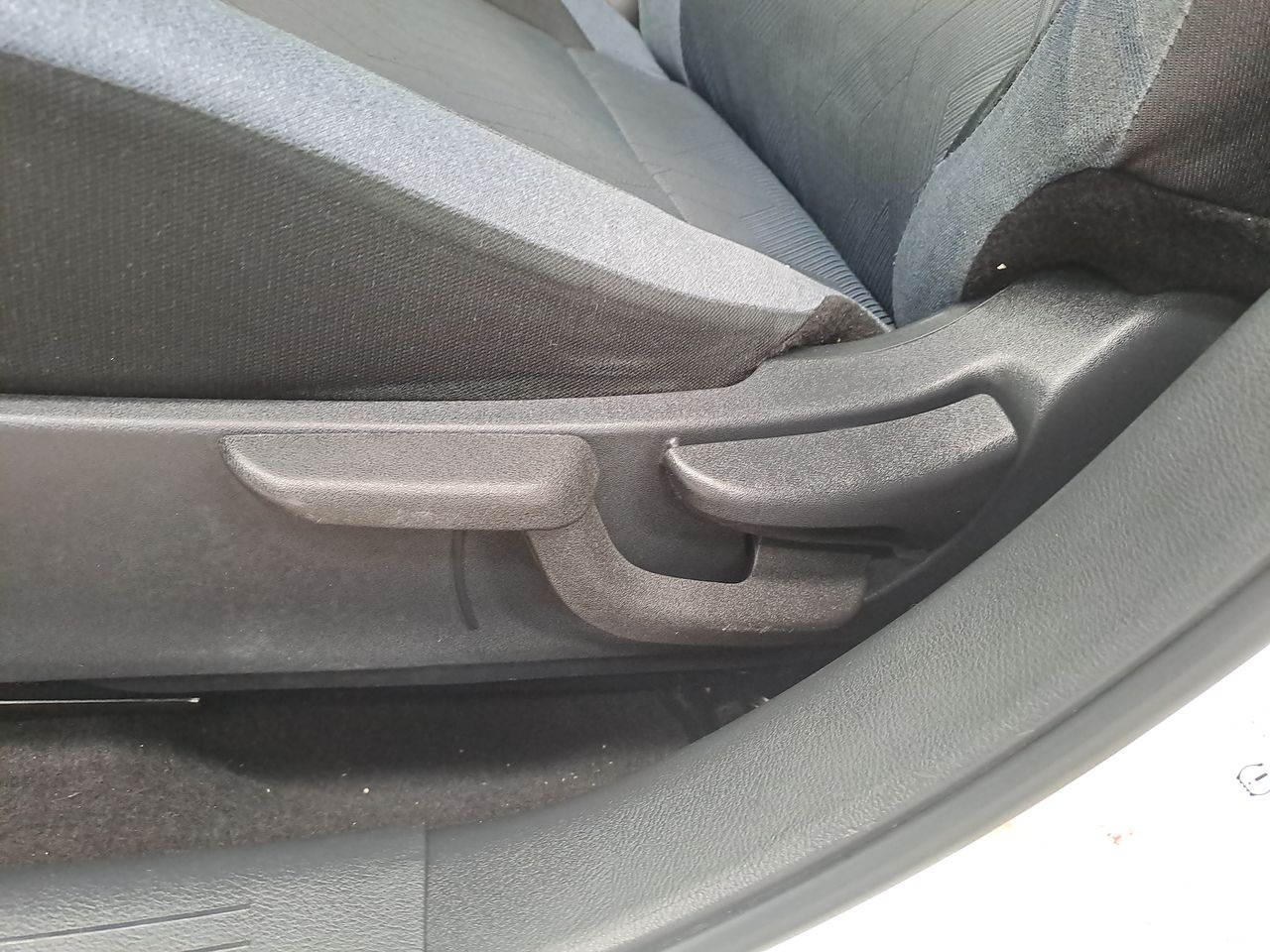 2023 Nissan VERSA ADVANCE MT 23