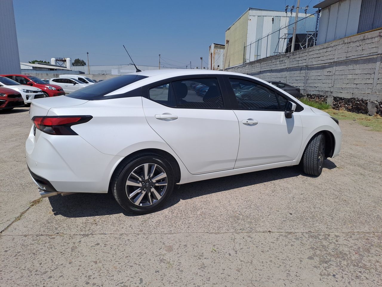 2023 Nissan VERSA ADVANCE MT 23