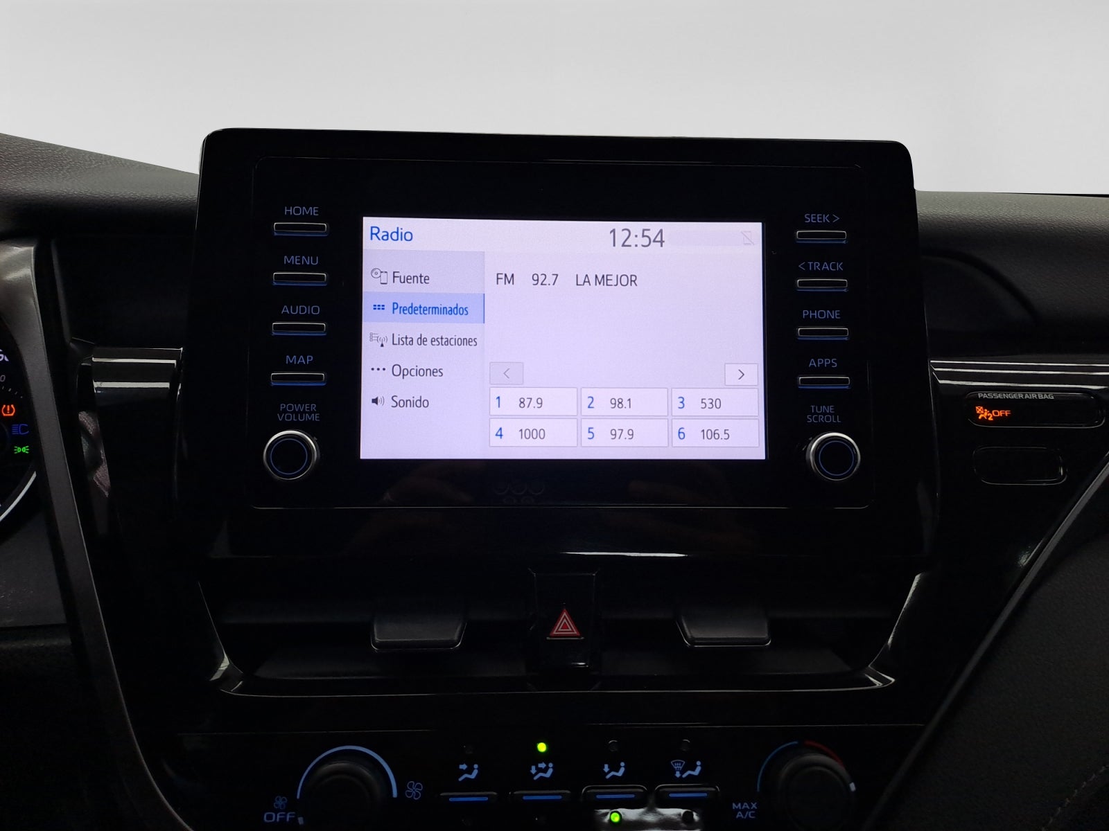 2022 Toyota CAMRY LE