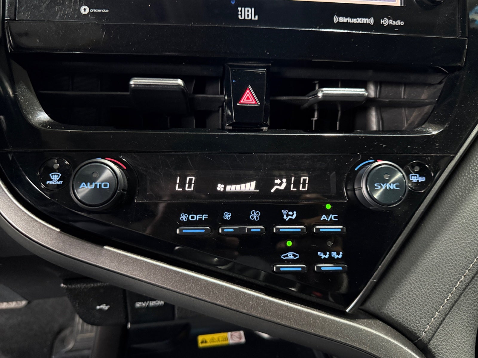 2022 Toyota CAMRY XLE HV
