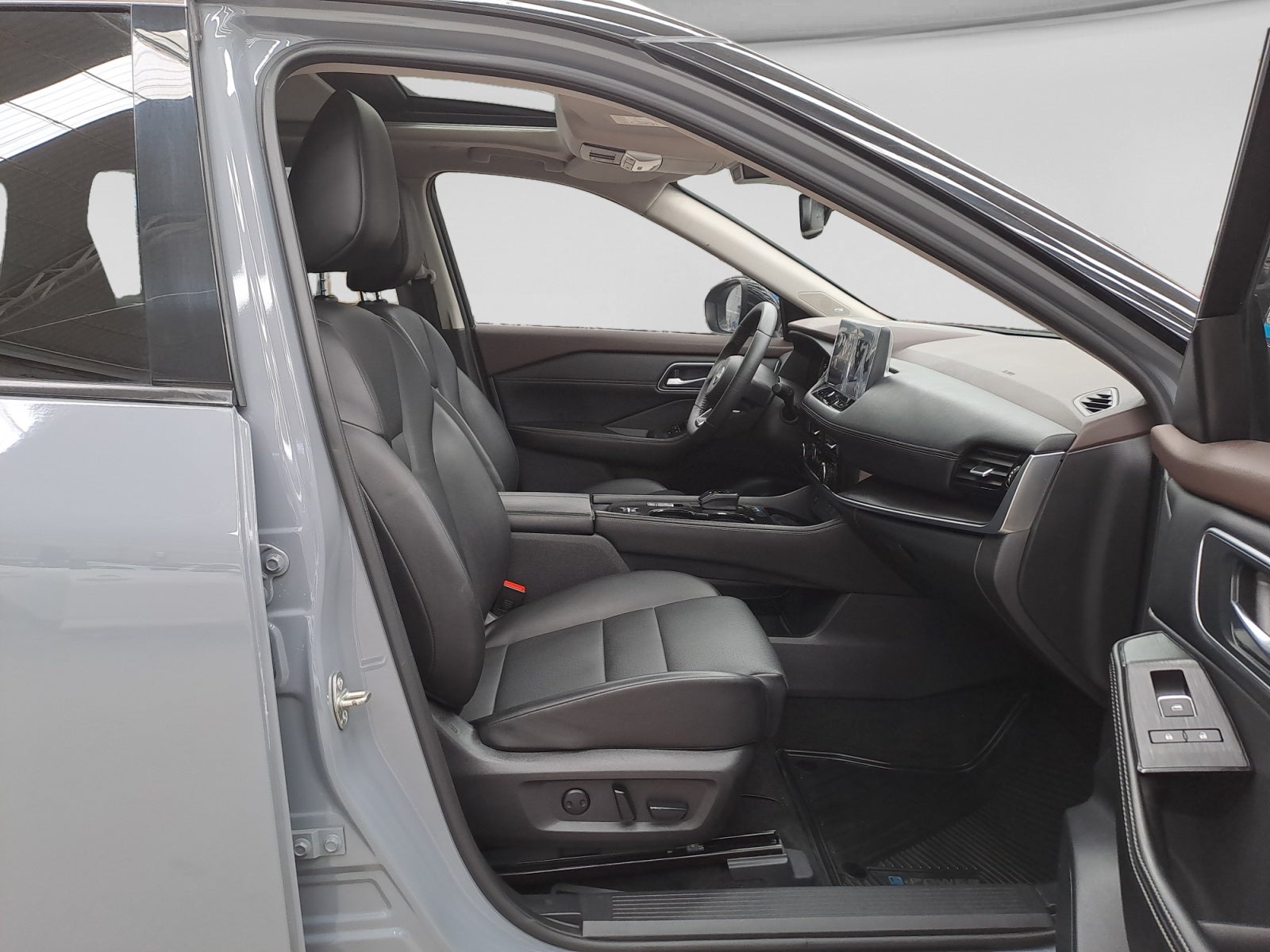2025 Nissan X-TRAIL PLATINUM E-POWER 2 ROW 25