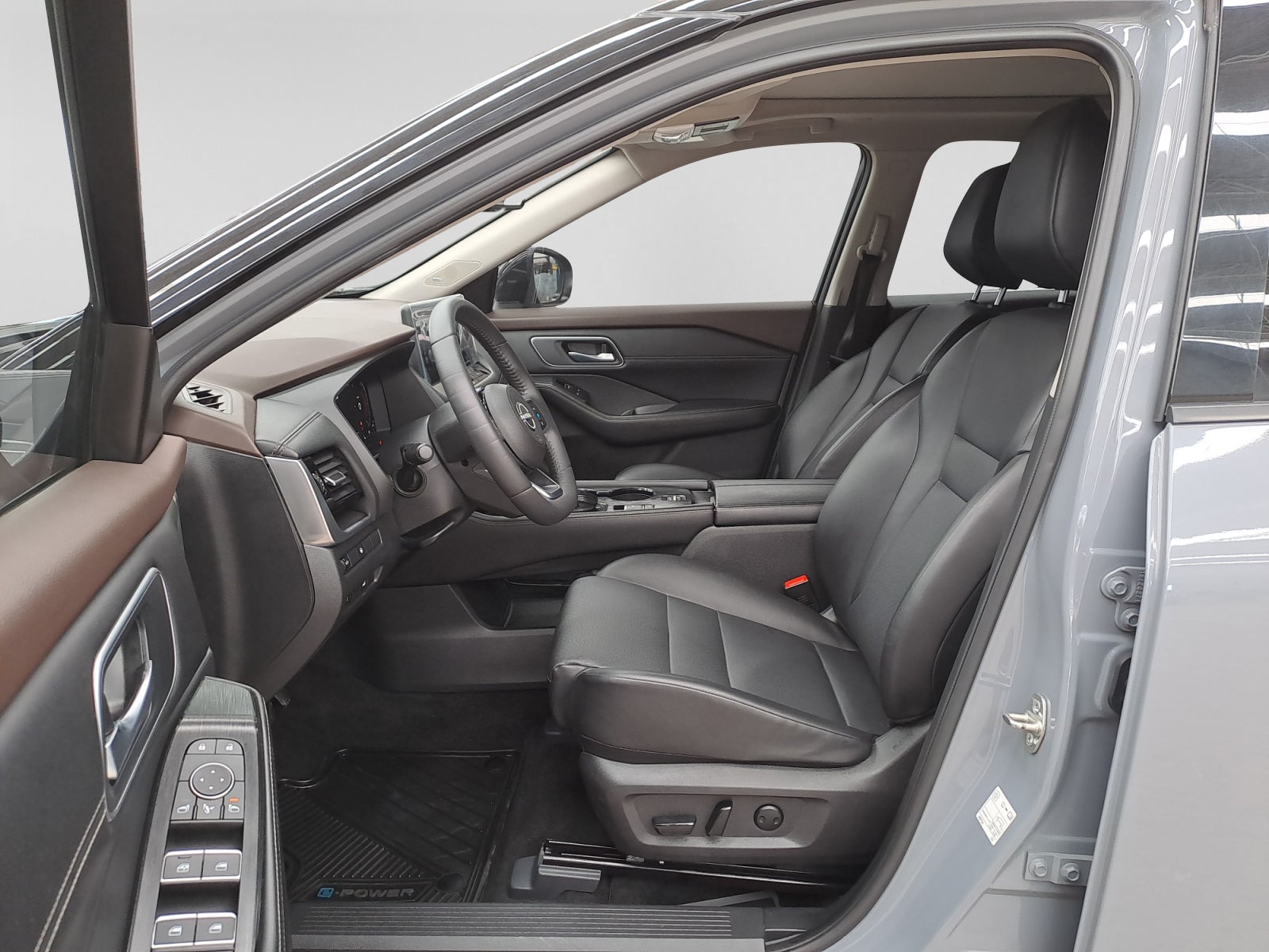 2025 Nissan X-TRAIL PLATINUM E-POWER 2 ROW 25