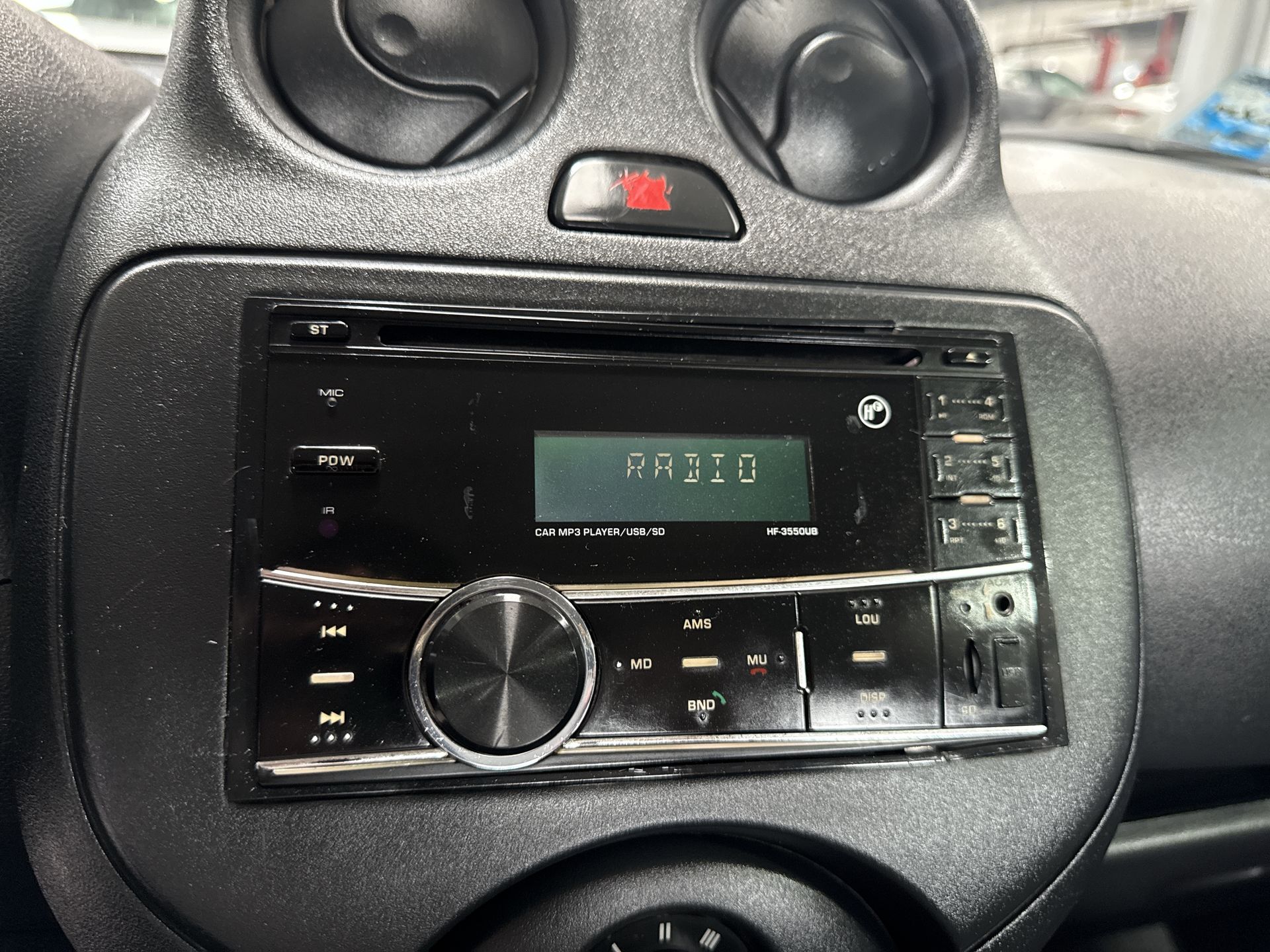 2020 Nissan VERSA MT AC 1.6L