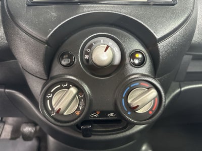 2020 Nissan VERSA MT AC 1.6L