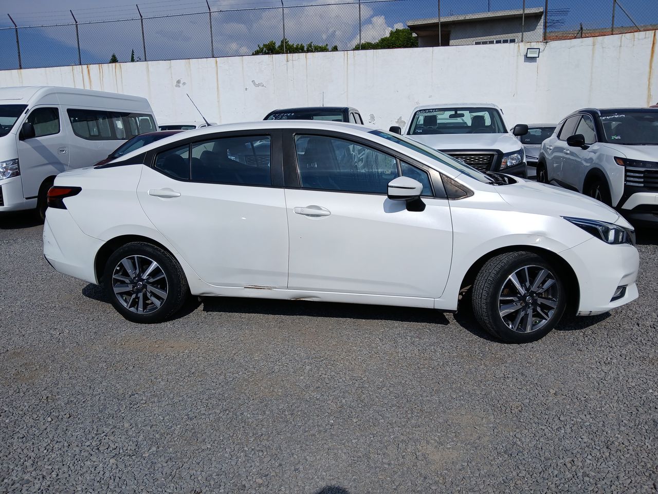 2021 Nissan VERSA ADVANCE MT 21