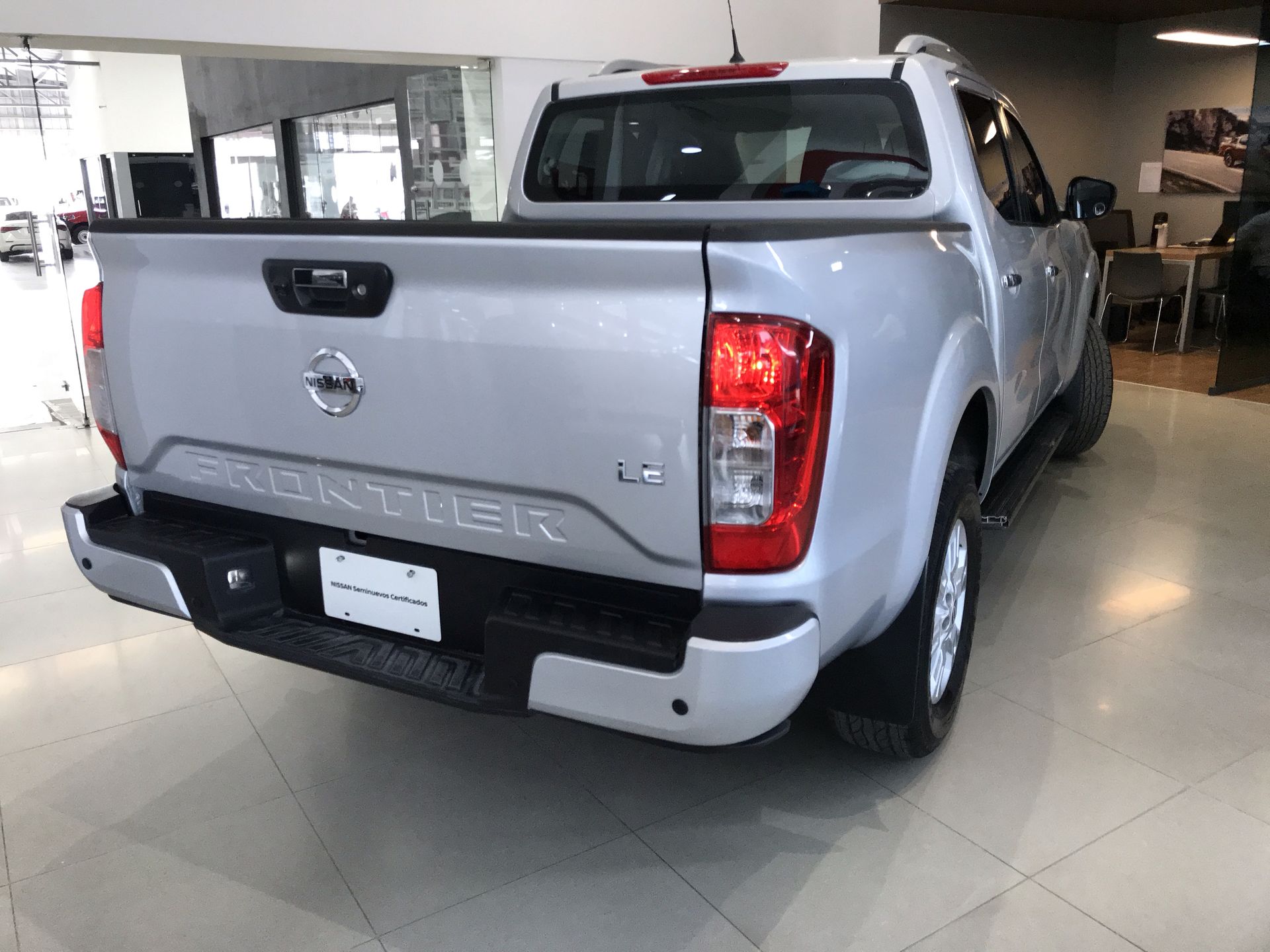 2021 Nissan FRONTIER LE TA 21