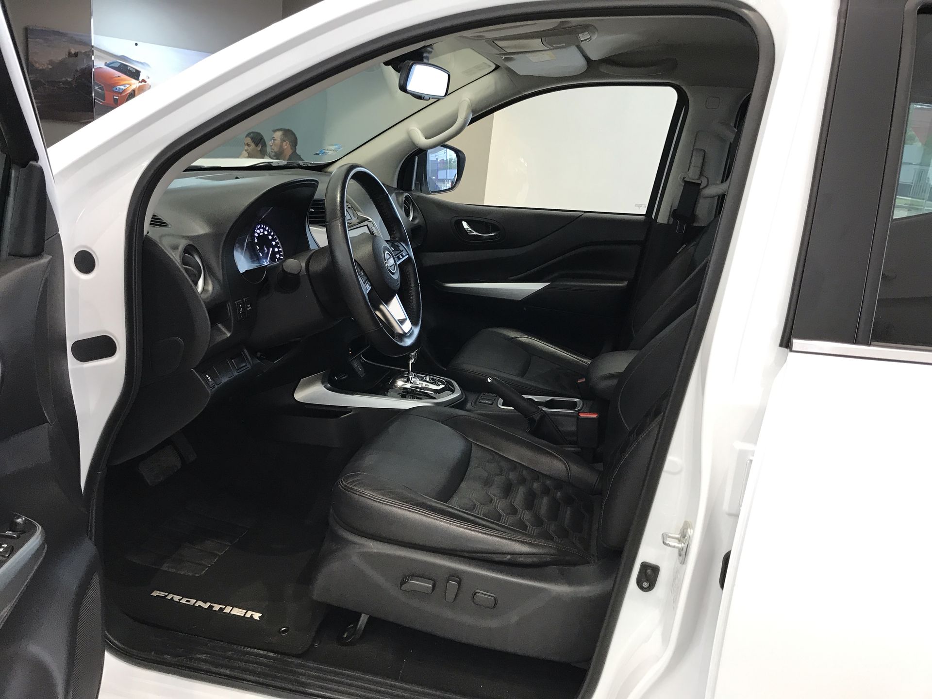2023 Nissan FRONTIER PLATINUM LE TA 23