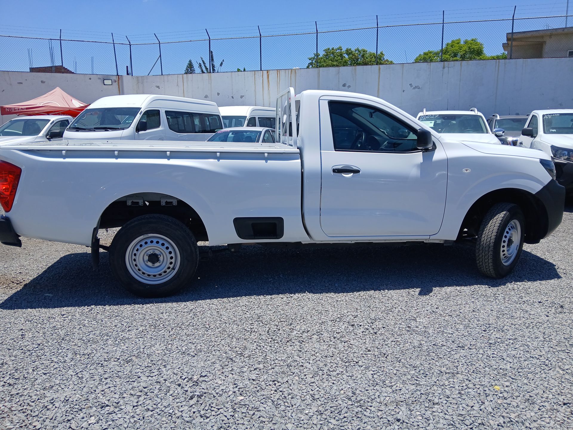 2024 Nissan NP300 NP300 CHASIS TM AC 24