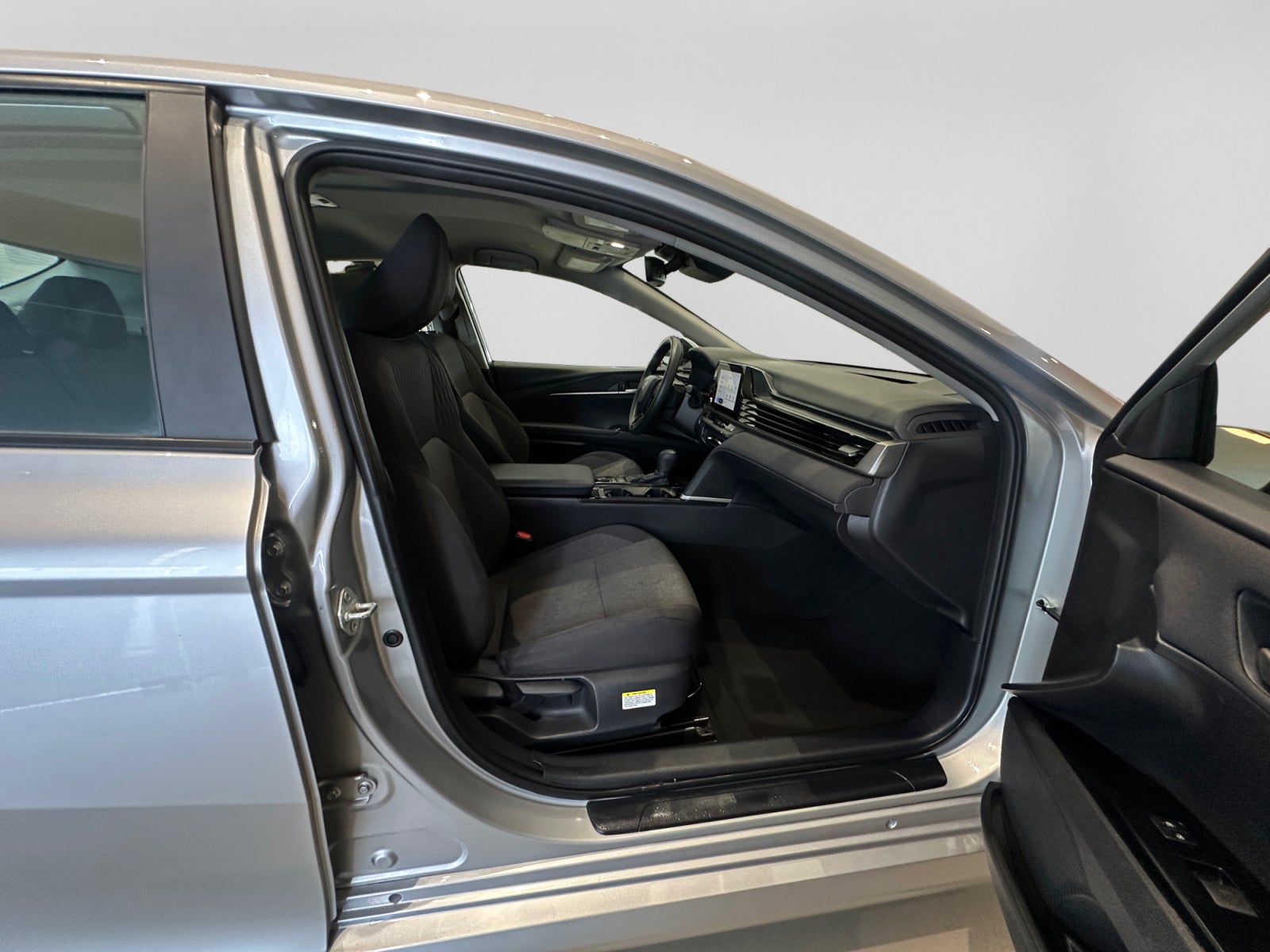 2025 Toyota CAMRY LE HEV