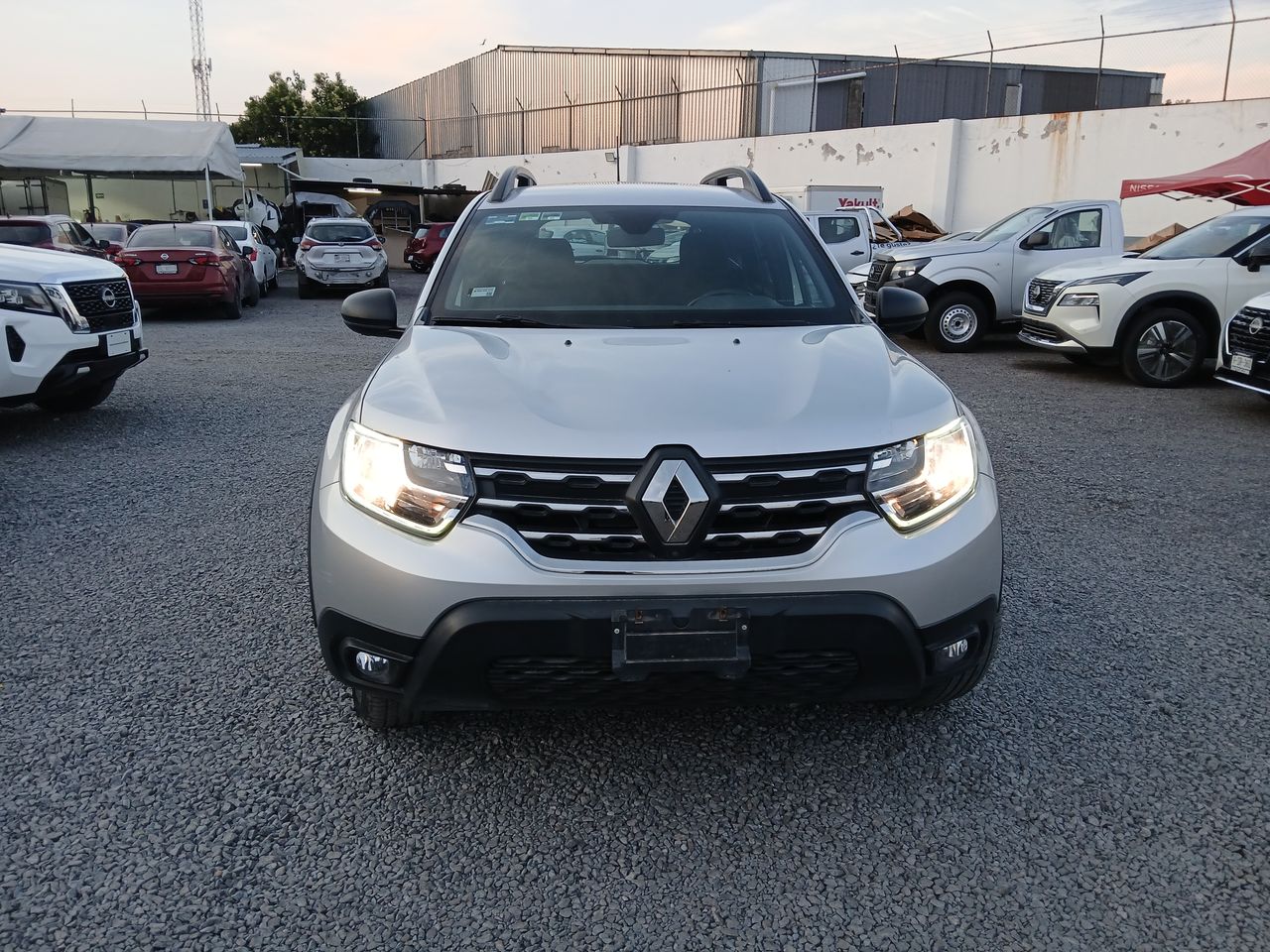 2023 RENAULT DUSTER ICONIC CVT