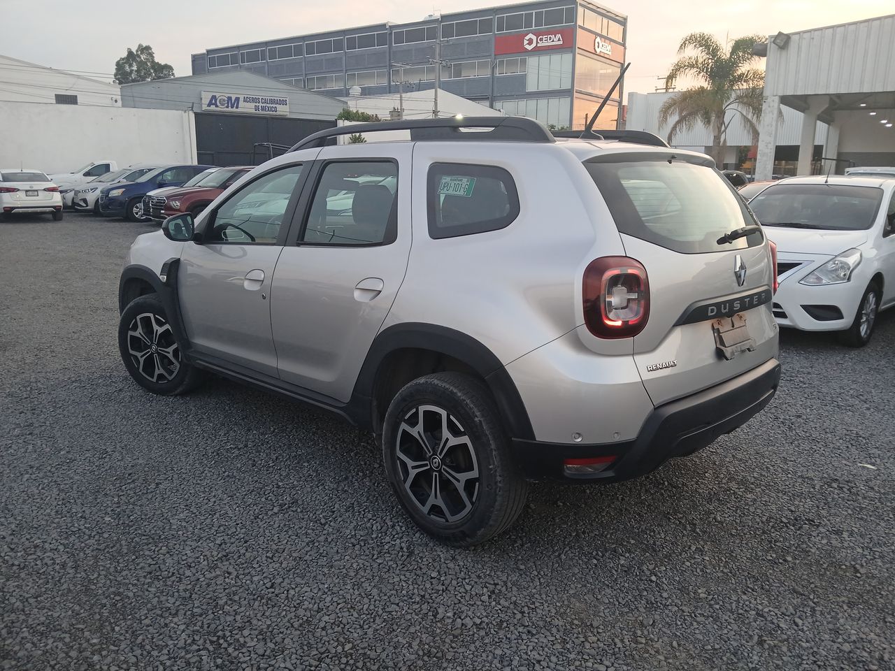 2023 RENAULT DUSTER ICONIC CVT