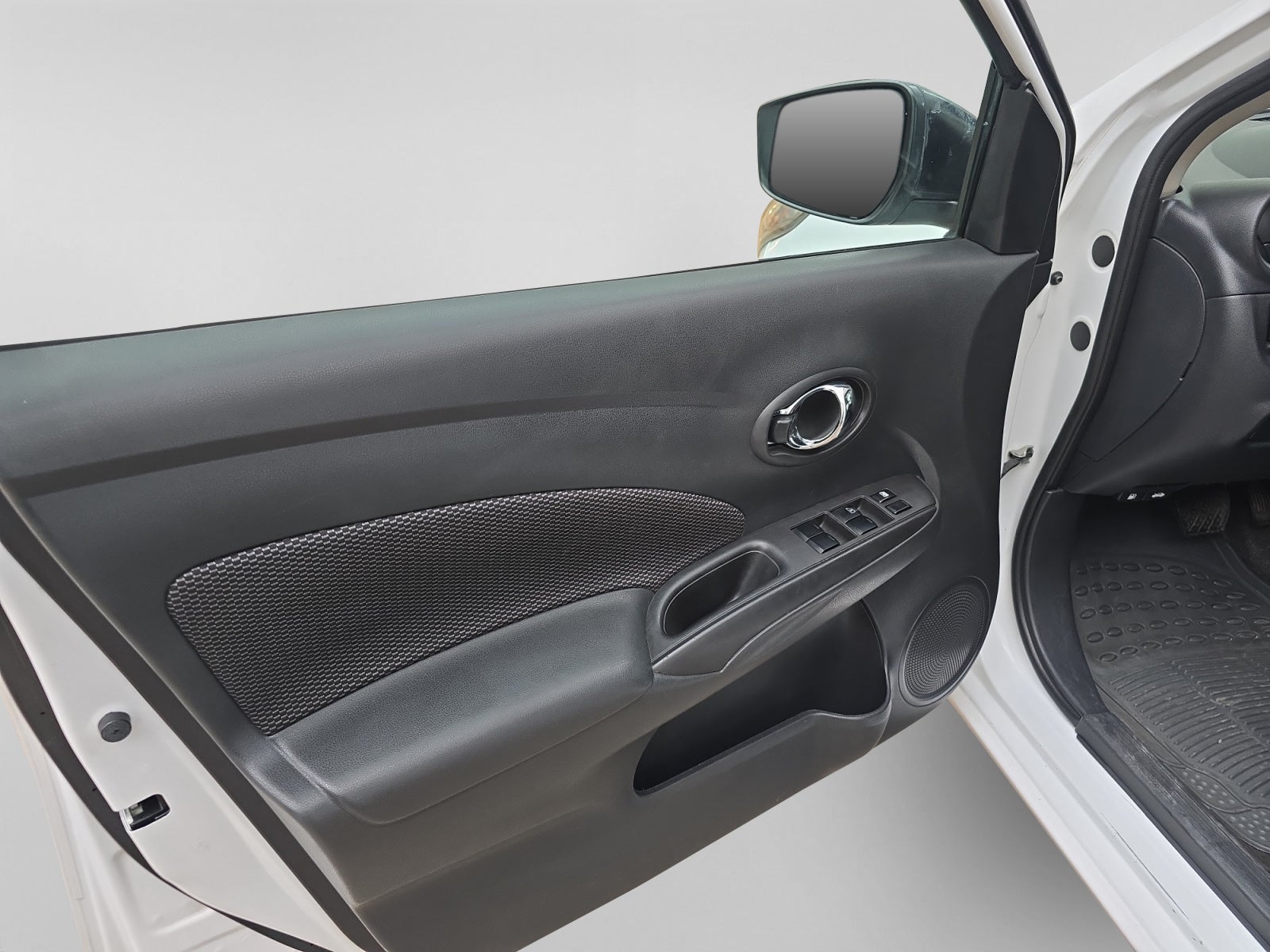 2018 Nissan VERSA ADVANCE AT AC